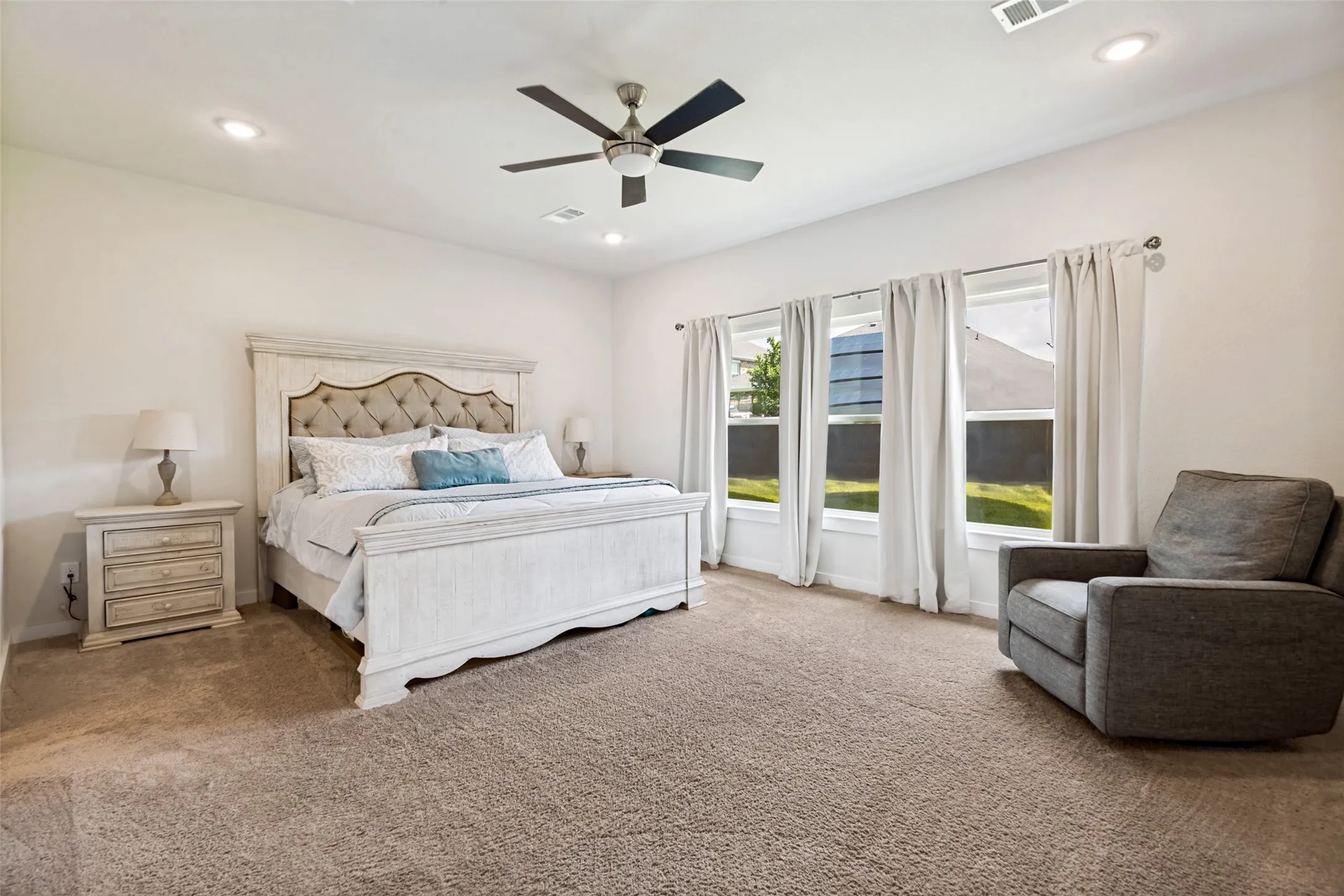 Single Family Residence For Sale in Kaufman County , 660 Cari Lane, Forney, Texas 75126, 4 Bedroom, 4 Bathroom, 3 Garage spaces, 3,353 Sqft, built in 2023, mls#21332625, Real Estate Agent in Forney, Homes For Sale in Kaufman county, Homes For Sale in Forney, Realtor in Forney Texas, Real Estate Brokerage Independent Realty Texas, Luminita Cordes Realtor