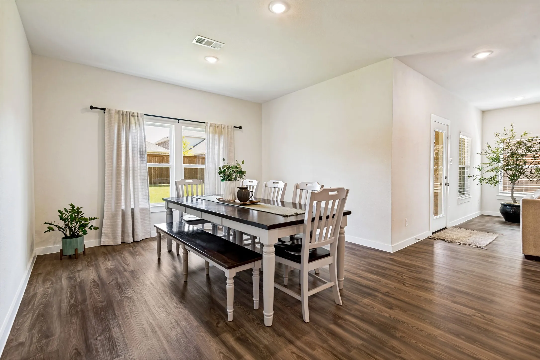 Single Family Residence For Sale in Kaufman County , 660 Cari Lane, Forney, Texas 75126, 4 Bedroom, 4 Bathroom, 3 Garage spaces, 3,353 Sqft, built in 2023, mls#21332625, Real Estate Agent in Forney, Homes For Sale in Kaufman county, Homes For Sale in Forney, Realtor in Forney Texas, Real Estate Brokerage Independent Realty Texas, Luminita Cordes Realtor