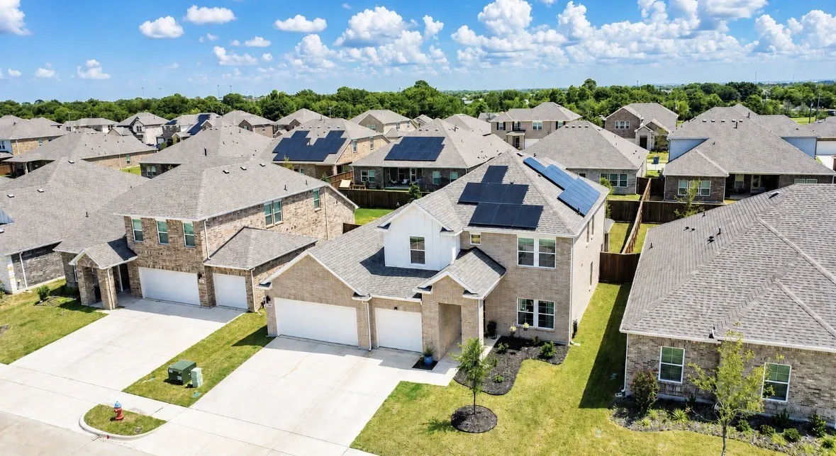 Single Family Residence For Sale in Kaufman County , 660 Cari Lane, Forney, Texas 75126, 4 Bedroom, 4 Bathroom, 3 Garage spaces, 3,353 Sqft, built in 2023, mls#21332625, Real Estate Agent in Forney, Homes For Sale in Kaufman county, Homes For Sale in Forney, Realtor in Forney Texas, Real Estate Brokerage Independent Realty Texas, Luminita Cordes Realtor