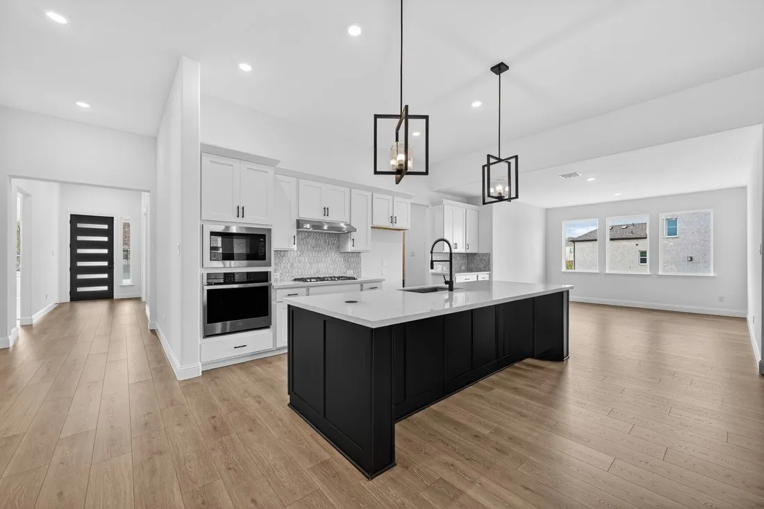 406 Chatham Street ~ Ready Now!