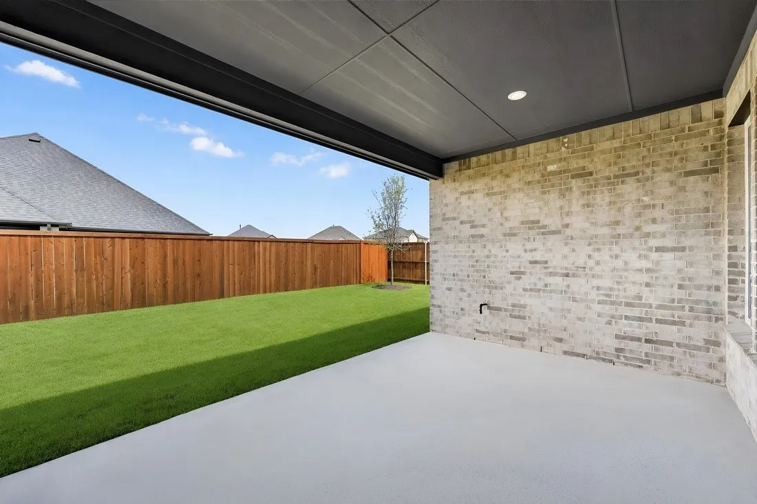 406 Chatham Street ~ Ready Now!