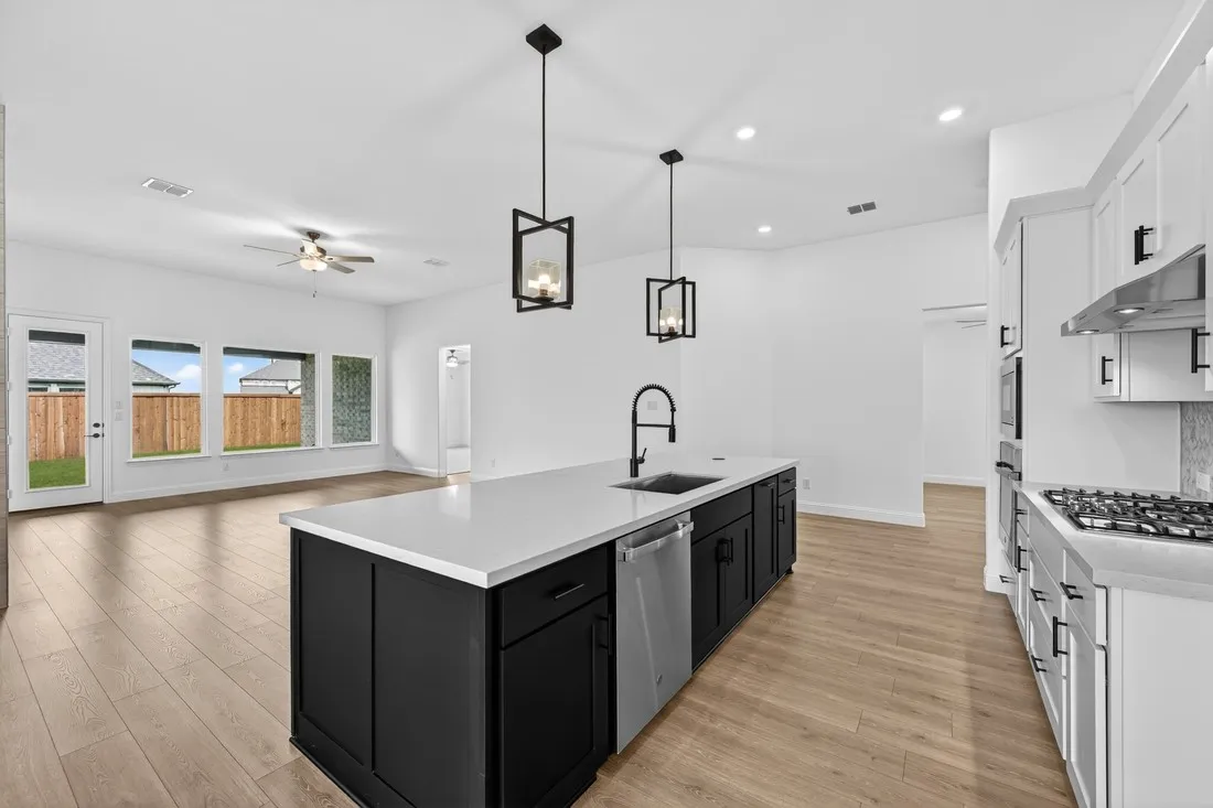 406 Chatham Street ~ Ready Now!
