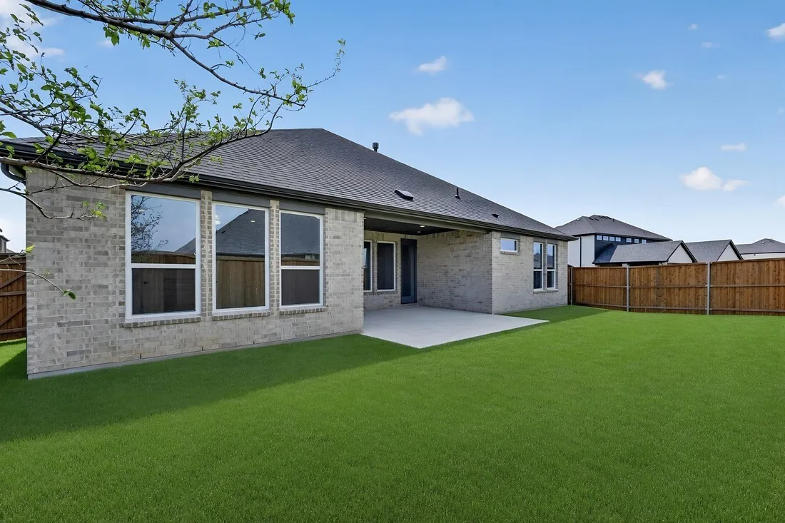 406 Chatham Street ~ Ready Now!