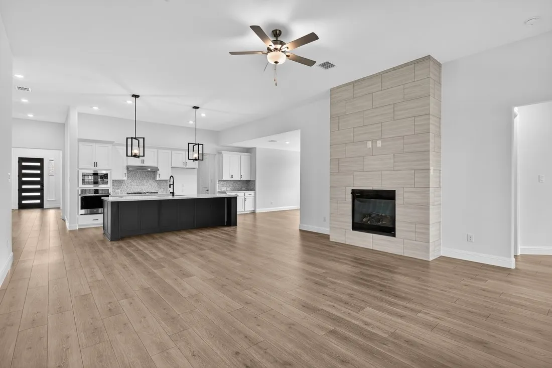 406 Chatham Street ~ Ready Now!
