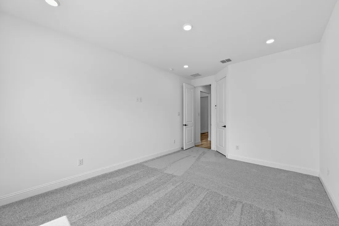 406 Chatham Street ~ Ready Now!