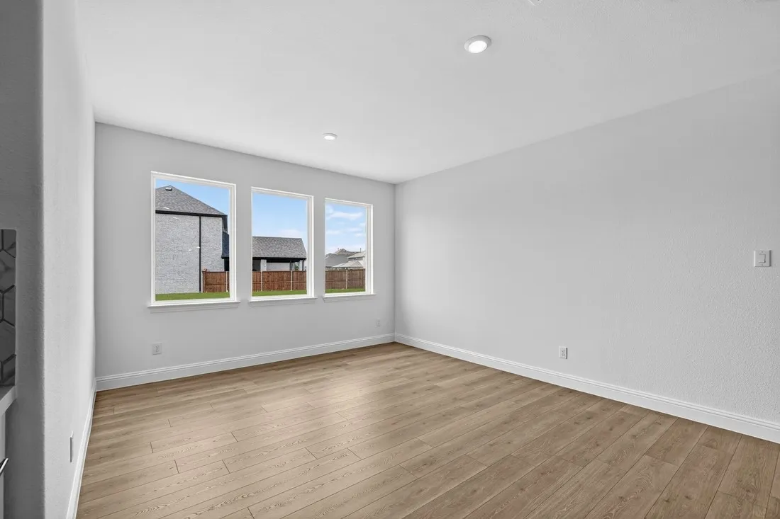 406 Chatham Street ~ Ready Now!