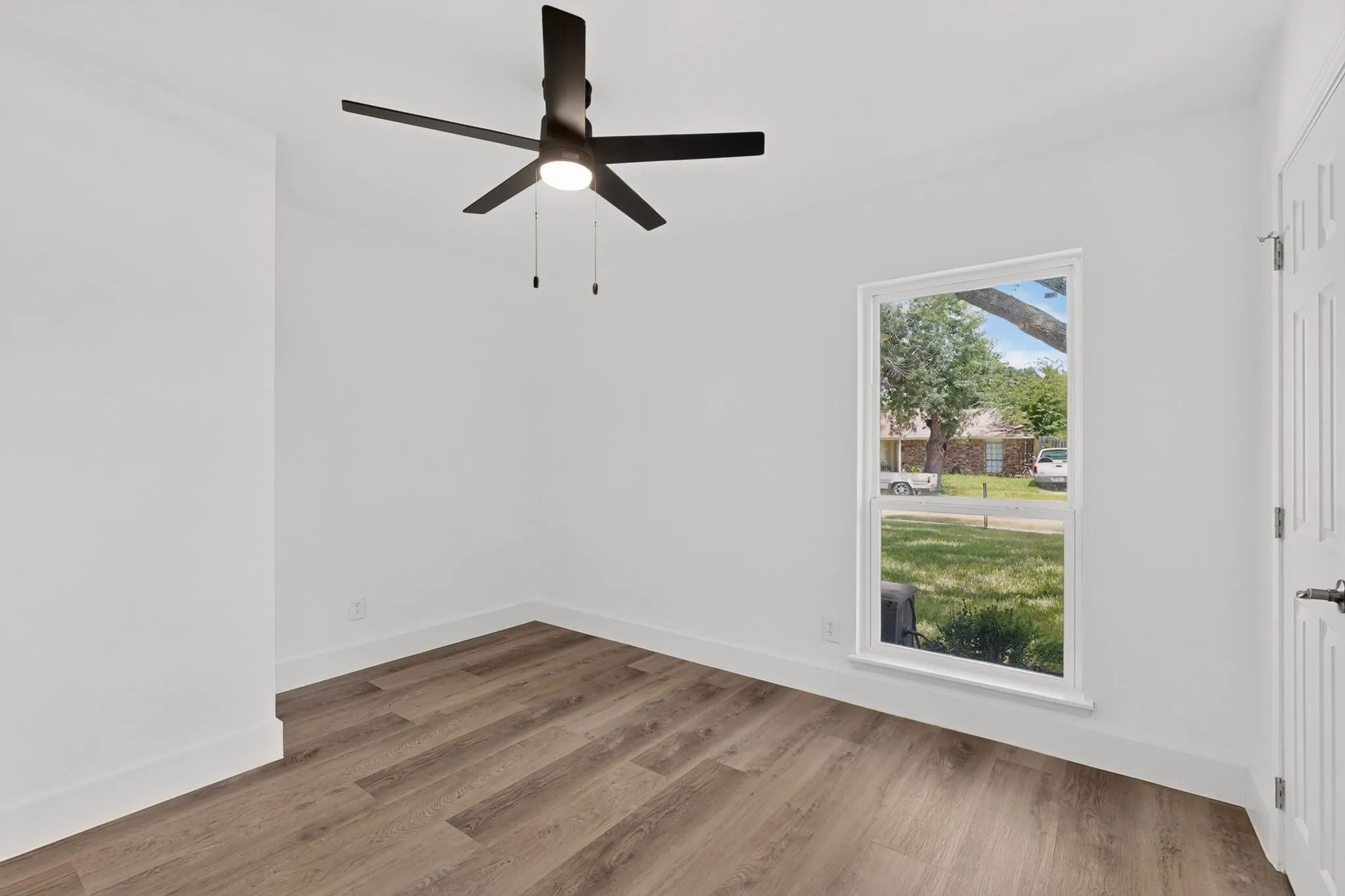 Single Family Residence For Sale in Dallas County , 1813 Legend, Garland, Texas 75040, 3 Bedroom, 2 Bathroom, 2 Garage spaces, 1,369 Sqft, built in 1977, mls#21333966, Real Estate Agent in Garland, Homes For Sale in Dallas county, Homes For Sale in Garland, Realtor in Garland Texas, Real Estate Brokerage Independent Realty Texas, Luminita Cordes Realtor