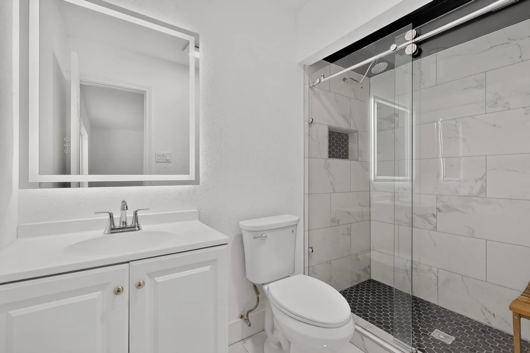 Single Family Residence For Sale in Dallas County , 1813 Legend, Garland, Texas 75040, 3 Bedroom, 2 Bathroom, 2 Garage spaces, 1,369 Sqft, built in 1977, mls#21333966, Real Estate Agent in Garland, Homes For Sale in Dallas county, Homes For Sale in Garland, Realtor in Garland Texas, Real Estate Brokerage Independent Realty Texas, Luminita Cordes Realtor