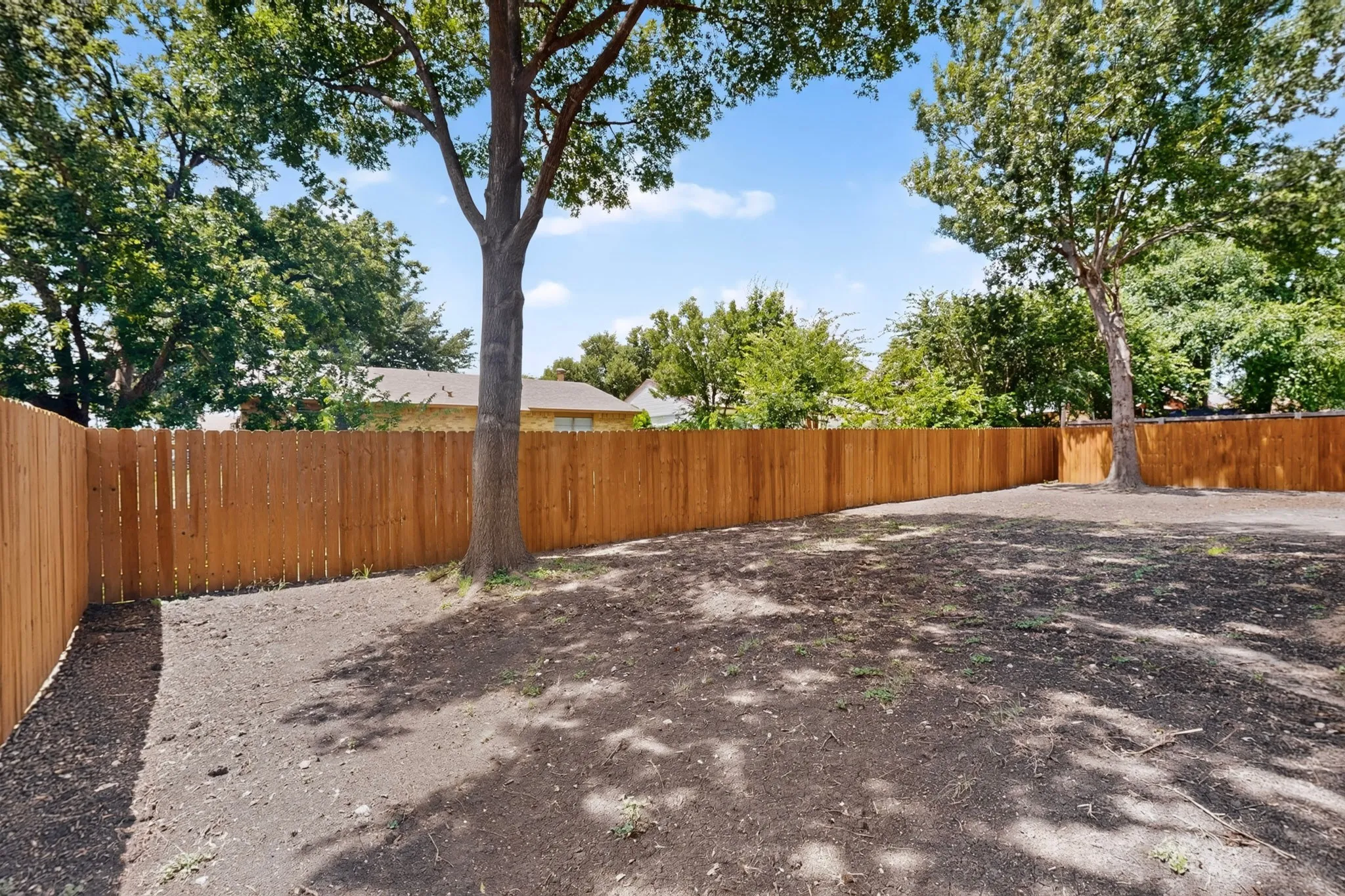 Single Family Residence For Sale in Dallas County , 1813 Legend, Garland, Texas 75040, 3 Bedroom, 2 Bathroom, 2 Garage spaces, 1,369 Sqft, built in 1977, mls#21333966, Real Estate Agent in Garland, Homes For Sale in Dallas county, Homes For Sale in Garland, Realtor in Garland Texas, Real Estate Brokerage Independent Realty Texas, Luminita Cordes Realtor