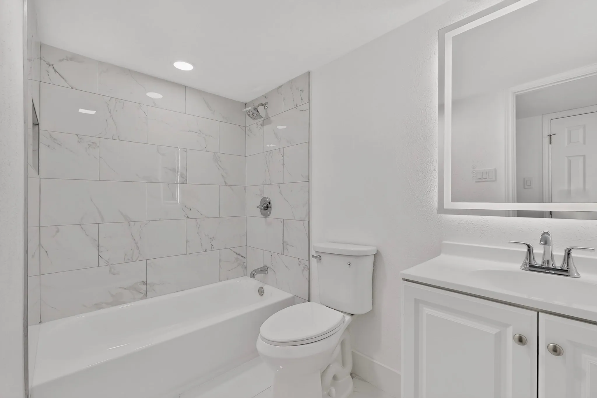 Single Family Residence For Sale in Dallas County , 1813 Legend, Garland, Texas 75040, 3 Bedroom, 2 Bathroom, 2 Garage spaces, 1,369 Sqft, built in 1977, mls#21333966, Real Estate Agent in Garland, Homes For Sale in Dallas county, Homes For Sale in Garland, Realtor in Garland Texas, Real Estate Brokerage Independent Realty Texas, Luminita Cordes Realtor
