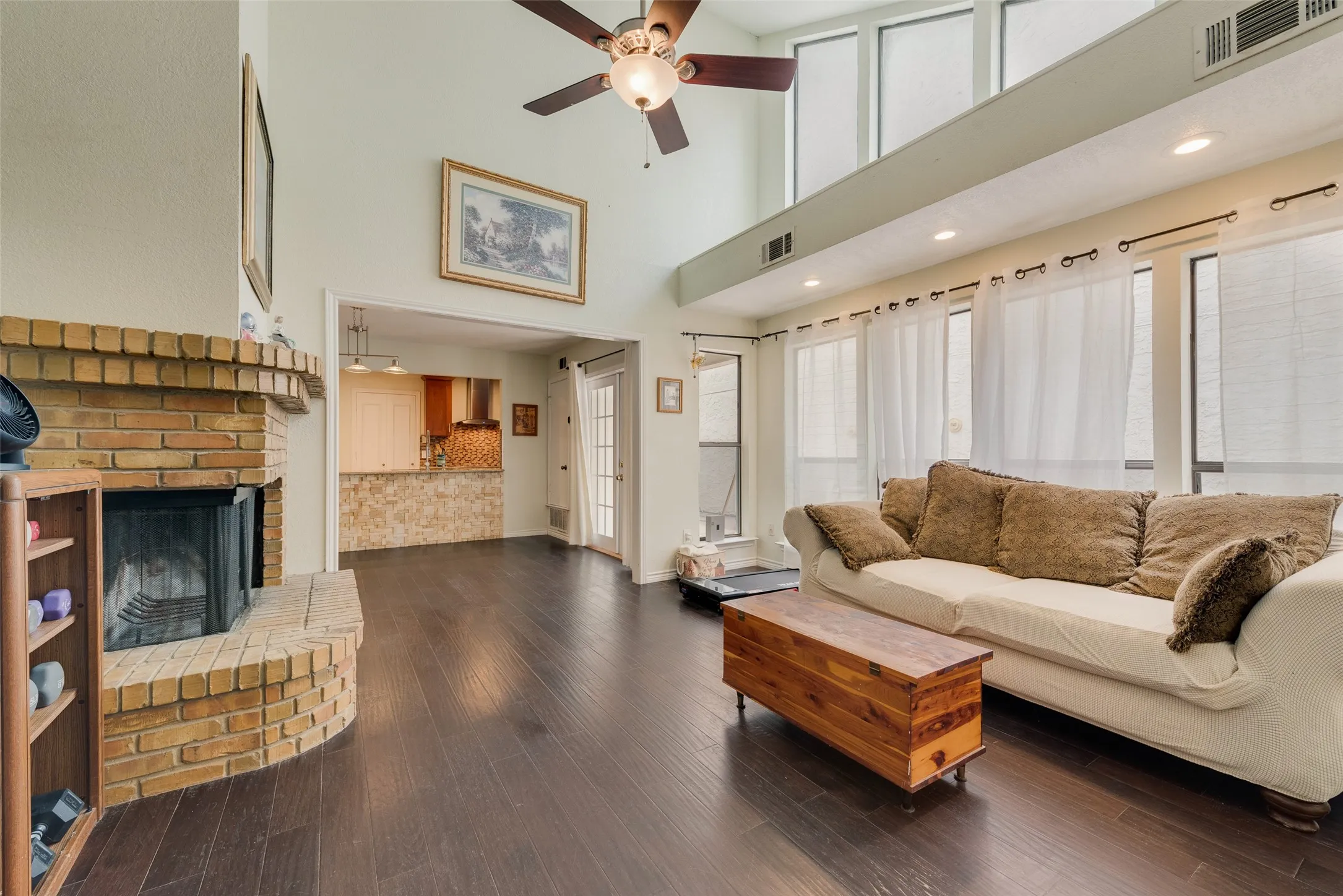 Single Family Residence For Sale in Dallas County , 17113 Upper Bay Road, Addison, Texas 75001, 2 Bedroom, 2 Bathroom, 2 Garage spaces, 1,425 Sqft, built in 1984, mls#21333967, Real Estate Agent in Addison, Homes For Sale in Dallas county, Homes For Sale in Addison, Realtor in Addison Texas, Real Estate Brokerage Independent Realty Texas, Luminita Cordes Realtor