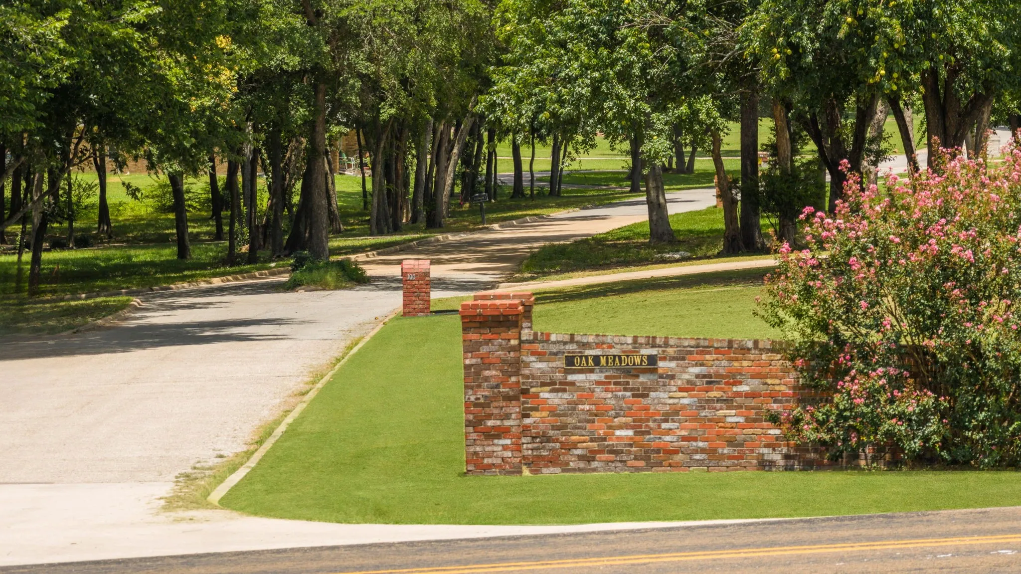 Oak Meadows with no HOA