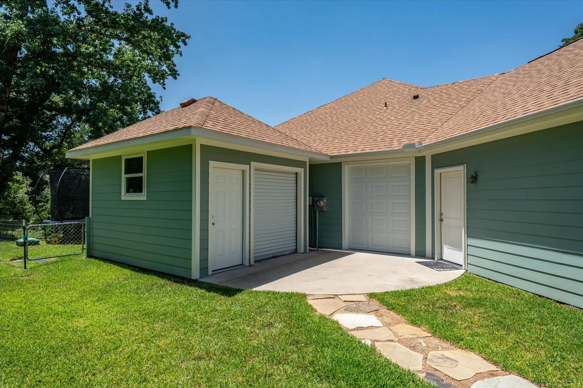 12 x 12  Workshop/storage shed with Electric