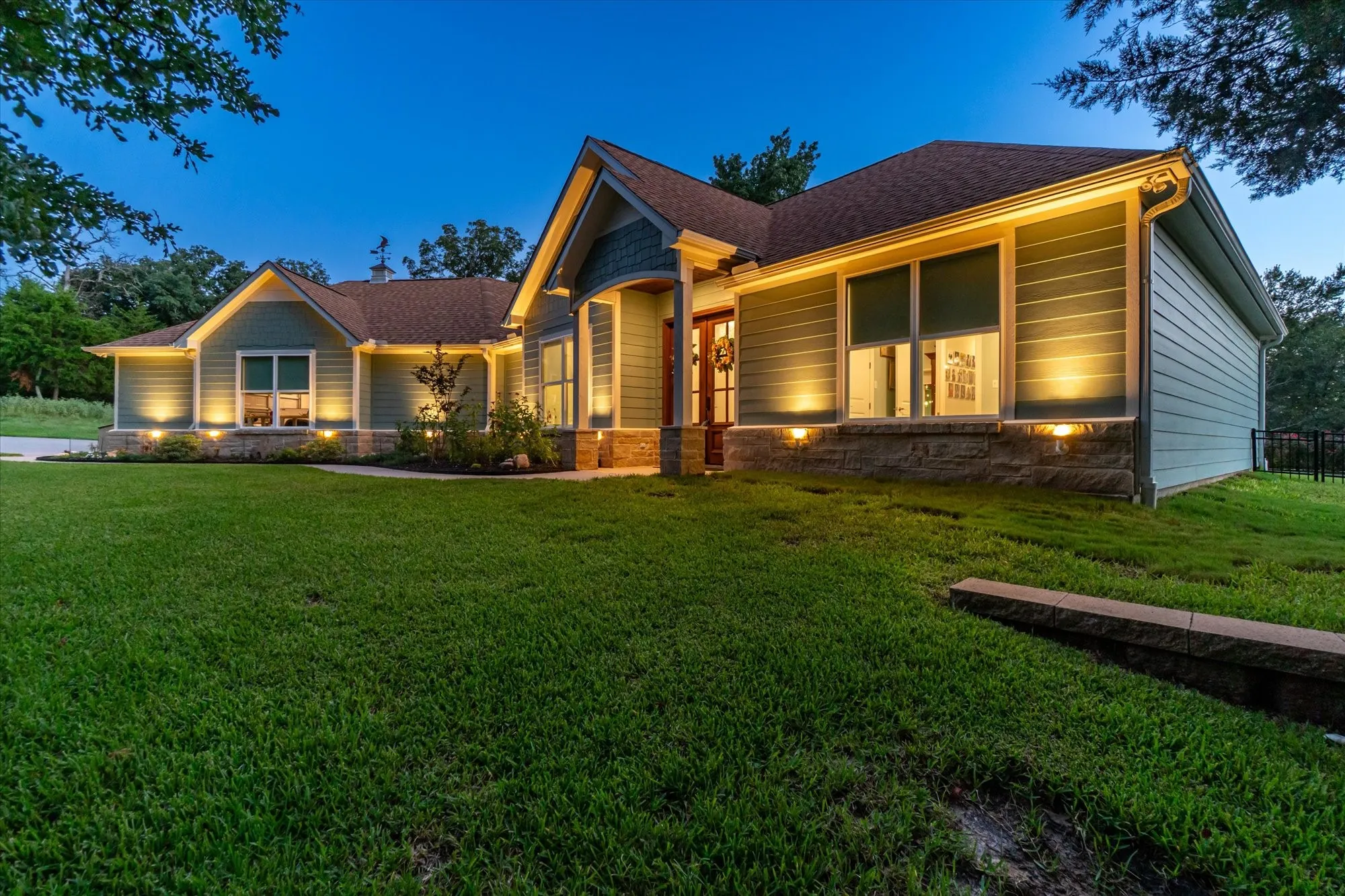 Architectural uniqueness of this custom home in the middle of nature and serenity.