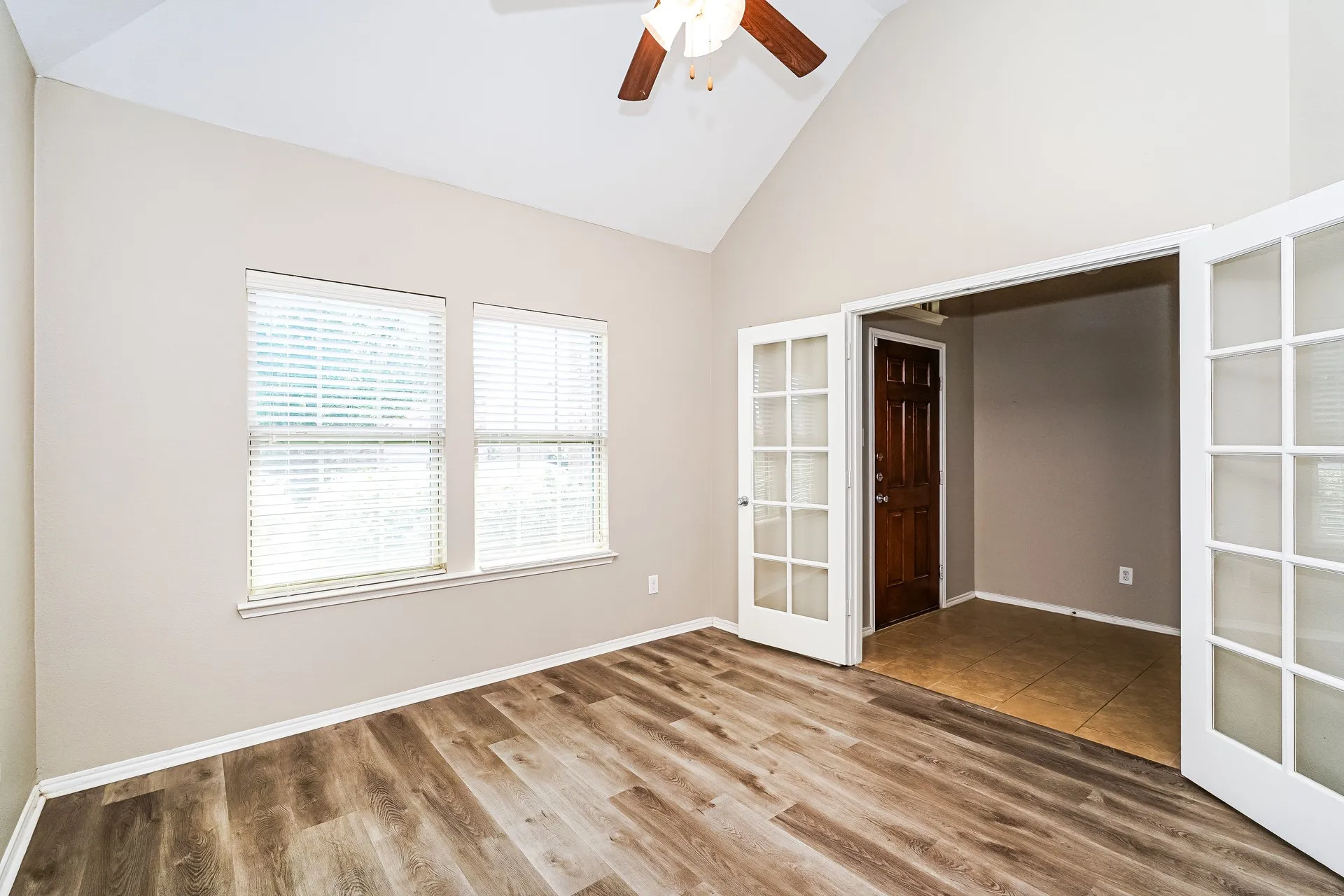 Single Family Residence For Sale in Denton County , 1820 Abby Creek Drive, Little Elm, Texas 75068, 3 Bedroom, 2 Bathroom, 2 Garage spaces, 2,122 Sqft, built in 2015, mls#21329782, Real Estate Agent in Little Elm, Homes For Sale in Denton county, Homes For Sale in Little Elm, Realtor in Little Elm Texas, Real Estate Brokerage Independent Realty Texas, Luminita Cordes Realtor