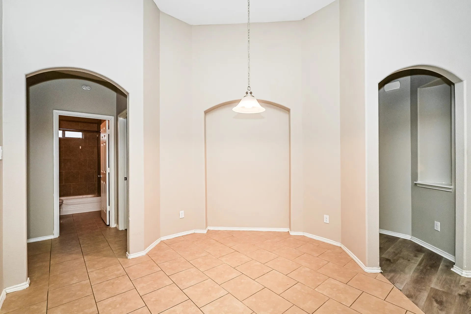 Single Family Residence For Sale in Denton County , 1820 Abby Creek Drive, Little Elm, Texas 75068, 3 Bedroom, 2 Bathroom, 2 Garage spaces, 2,122 Sqft, built in 2015, mls#21329782, Real Estate Agent in Little Elm, Homes For Sale in Denton county, Homes For Sale in Little Elm, Realtor in Little Elm Texas, Real Estate Brokerage Independent Realty Texas, Luminita Cordes Realtor