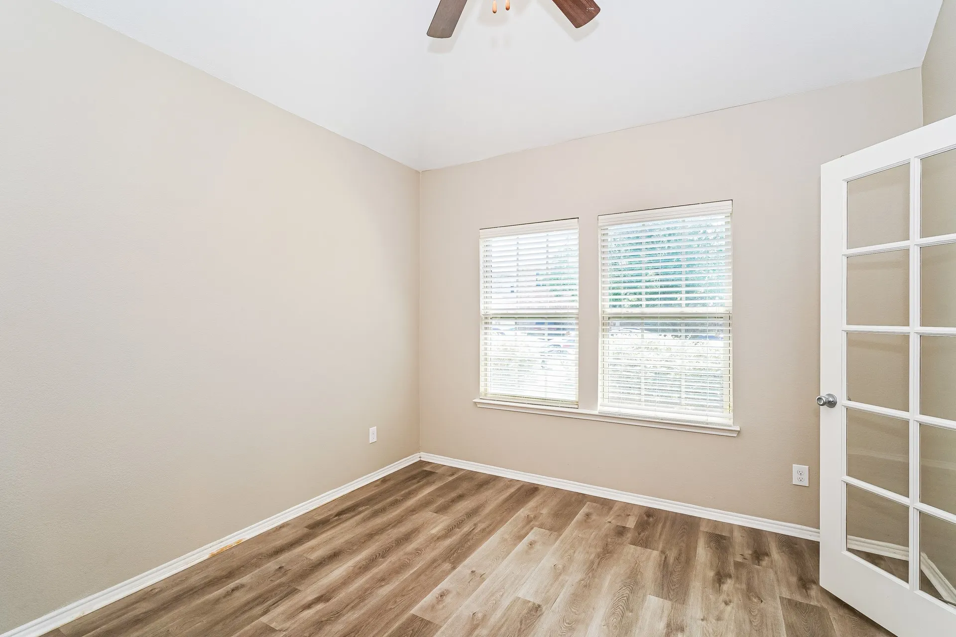 Single Family Residence For Sale in Denton County , 1820 Abby Creek Drive, Little Elm, Texas 75068, 3 Bedroom, 2 Bathroom, 2 Garage spaces, 2,122 Sqft, built in 2015, mls#21329782, Real Estate Agent in Little Elm, Homes For Sale in Denton county, Homes For Sale in Little Elm, Realtor in Little Elm Texas, Real Estate Brokerage Independent Realty Texas, Luminita Cordes Realtor