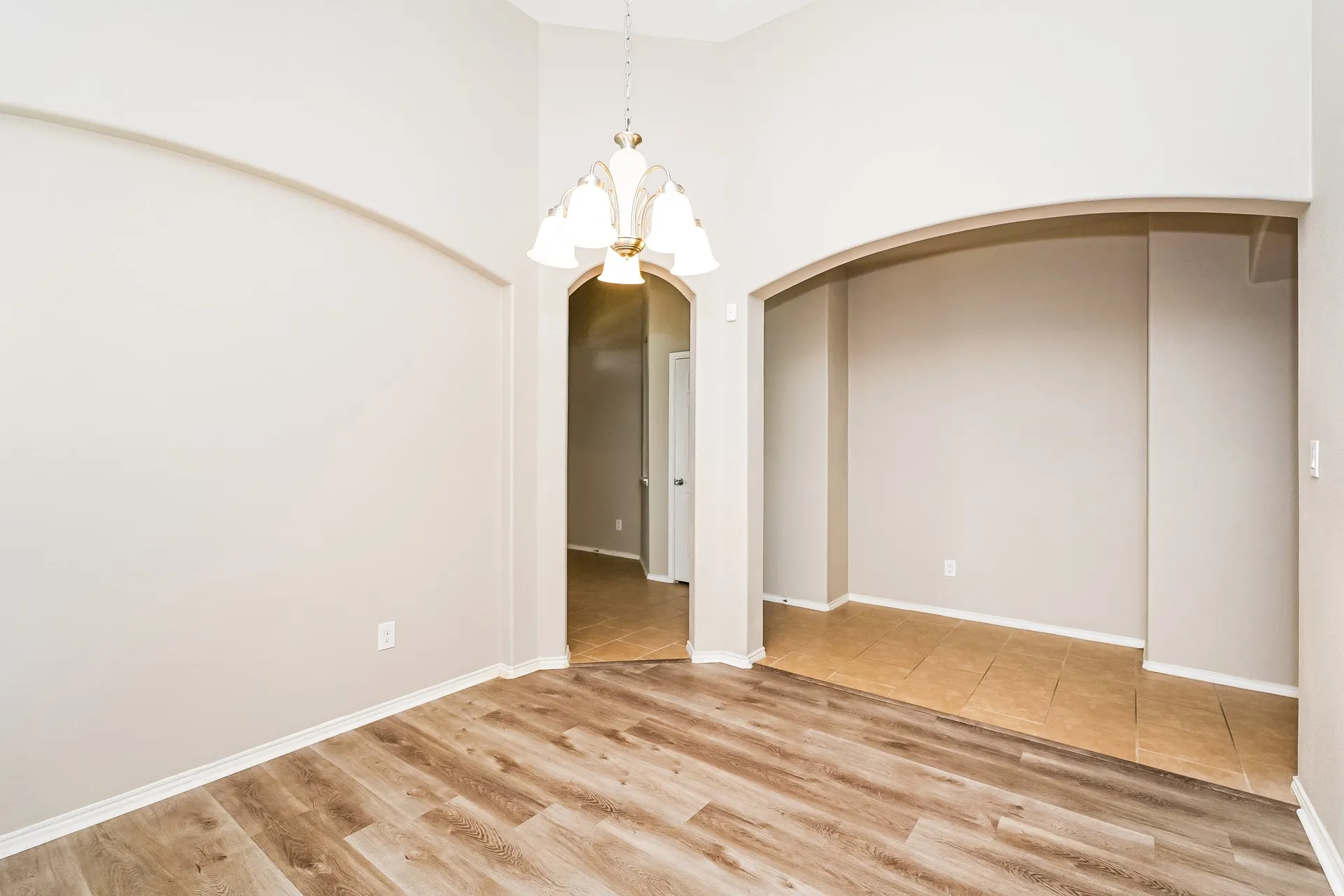 Single Family Residence For Sale in Denton County , 1820 Abby Creek Drive, Little Elm, Texas 75068, 3 Bedroom, 2 Bathroom, 2 Garage spaces, 2,122 Sqft, built in 2015, mls#21329782, Real Estate Agent in Little Elm, Homes For Sale in Denton county, Homes For Sale in Little Elm, Realtor in Little Elm Texas, Real Estate Brokerage Independent Realty Texas, Luminita Cordes Realtor