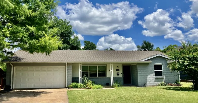 Single Family Residence For Rent in Dallas County , 514 NE 4th Street, Grand Prairie, Texas 75050, 3 Bedroom, 2 Bathroom, 2 Garage spaces, 1,466 Sqft, built in 1958, mls#21328265, Real Estate Agent in Grand Prairie, Homes For Rent in Dallas county, Homes For Rent in Grand Prairie, Realtor in Grand Prairie Texas, Real Estate Brokerage Independent Realty Texas, Luminita Cordes Realtor