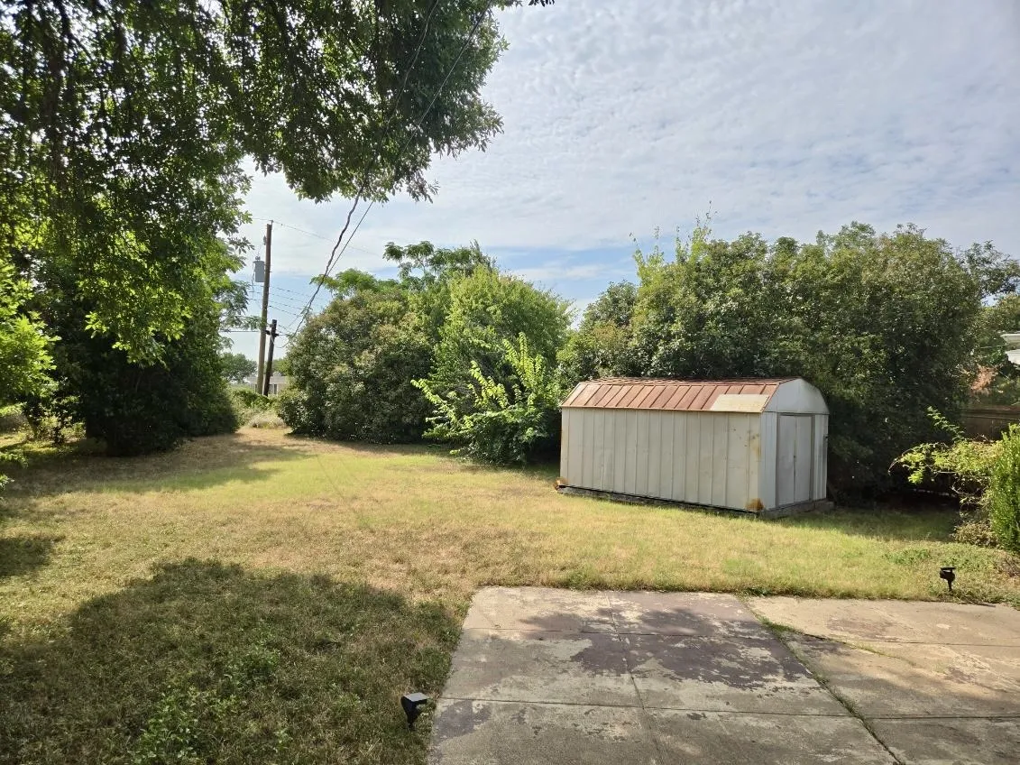 Single Family Residence For Rent in Dallas County , 514 NE 4th Street, Grand Prairie, Texas 75050, 3 Bedroom, 2 Bathroom, 2 Garage spaces, 1,466 Sqft, built in 1958, mls#21328265, Real Estate Agent in Grand Prairie, Homes For Rent in Dallas county, Homes For Rent in Grand Prairie, Realtor in Grand Prairie Texas, Real Estate Brokerage Independent Realty Texas, Luminita Cordes Realtor