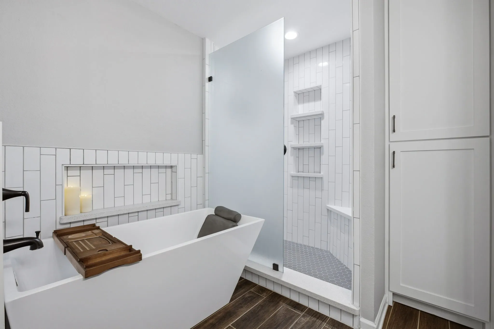 Soaking tub