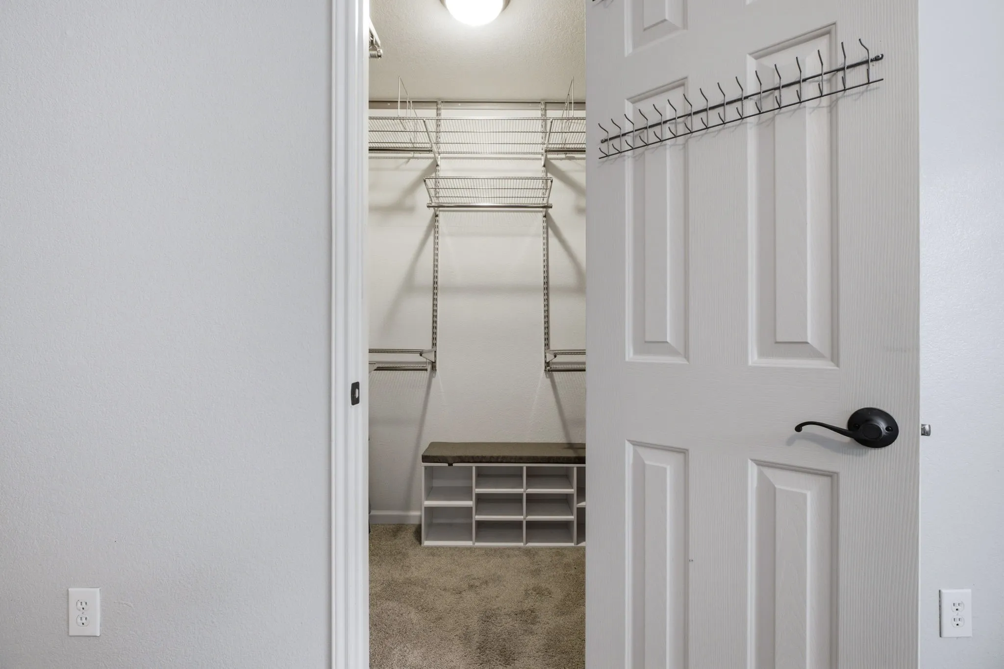 Custom closet system