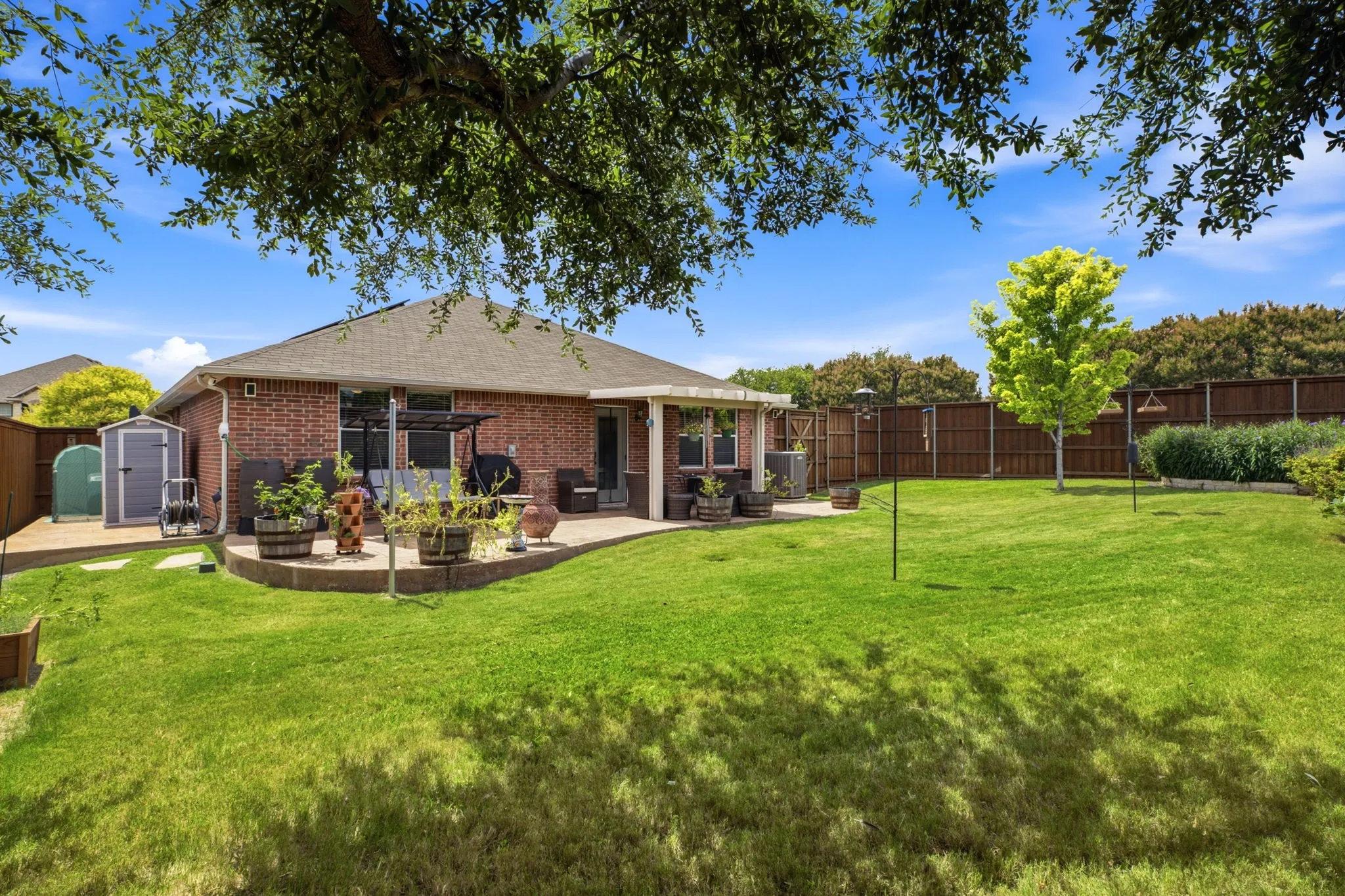 Single Family Residence For Sale in Collin County , 12932 Pearson Drive, Frisco, Texas 75035, 4 Bedroom, 2 Bathroom, 2 Garage spaces, 2,064 Sqft, built in 2004, mls#21333661, Real Estate Agent in Frisco, Homes For Sale in Collin county, Homes For Sale in Frisco, Realtor in Frisco Texas, Real Estate Brokerage Independent Realty Texas, Luminita Cordes Realtor