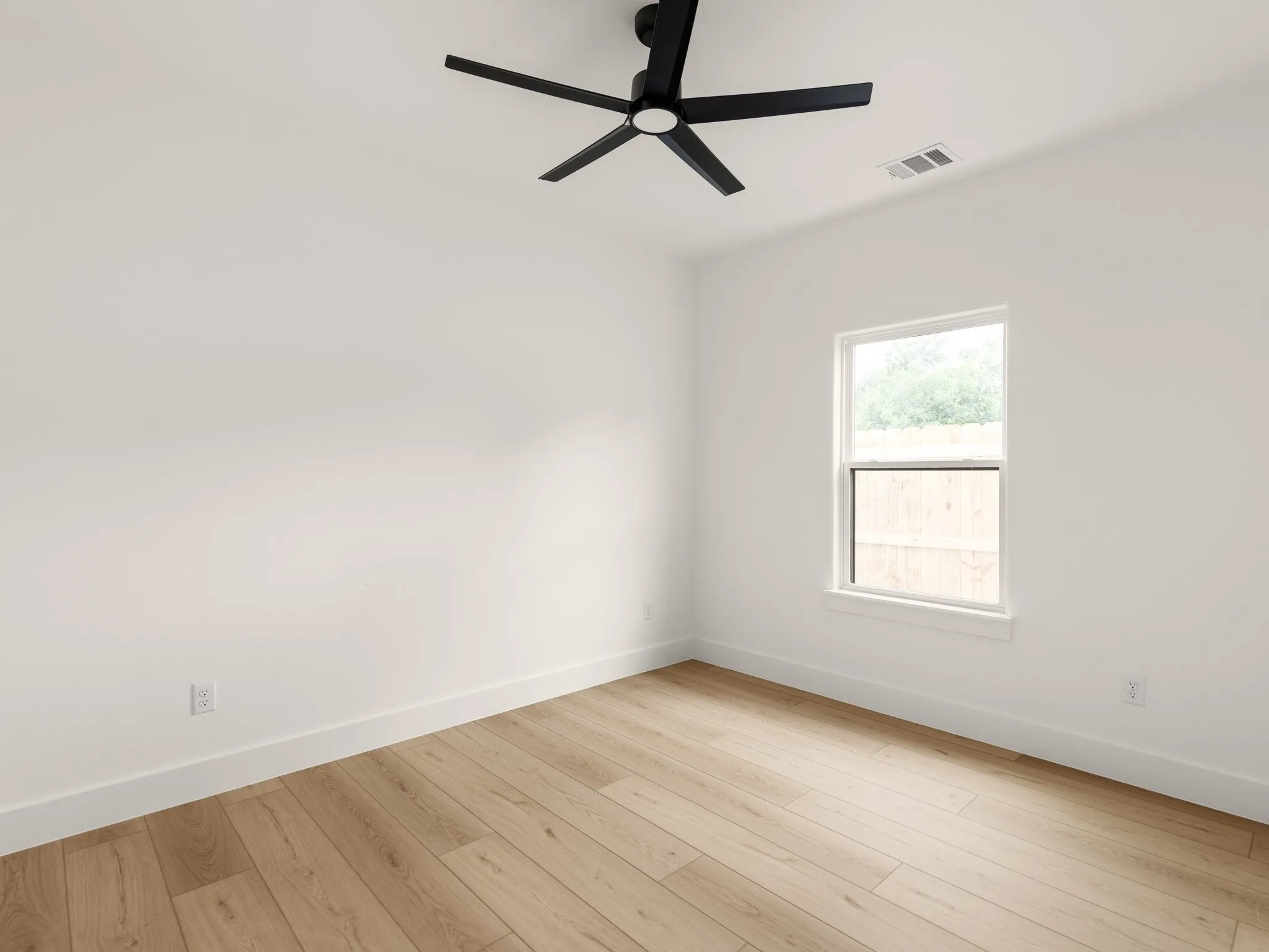 Single Family Residence For Sale in Tarrant County , 2920 NW 20th Street, Fort Worth, Texas 76106, 4 Bedroom, 2 Bathroom, 2 Garage spaces, 1,834 Sqft, built in 2026, mls#21331580, Real Estate Agent in Fort Worth, Homes For Sale in Tarrant county, Homes For Sale in Fort Worth, Realtor in Fort Worth Texas, Real Estate Brokerage Independent Realty Texas, Luminita Cordes Realtor