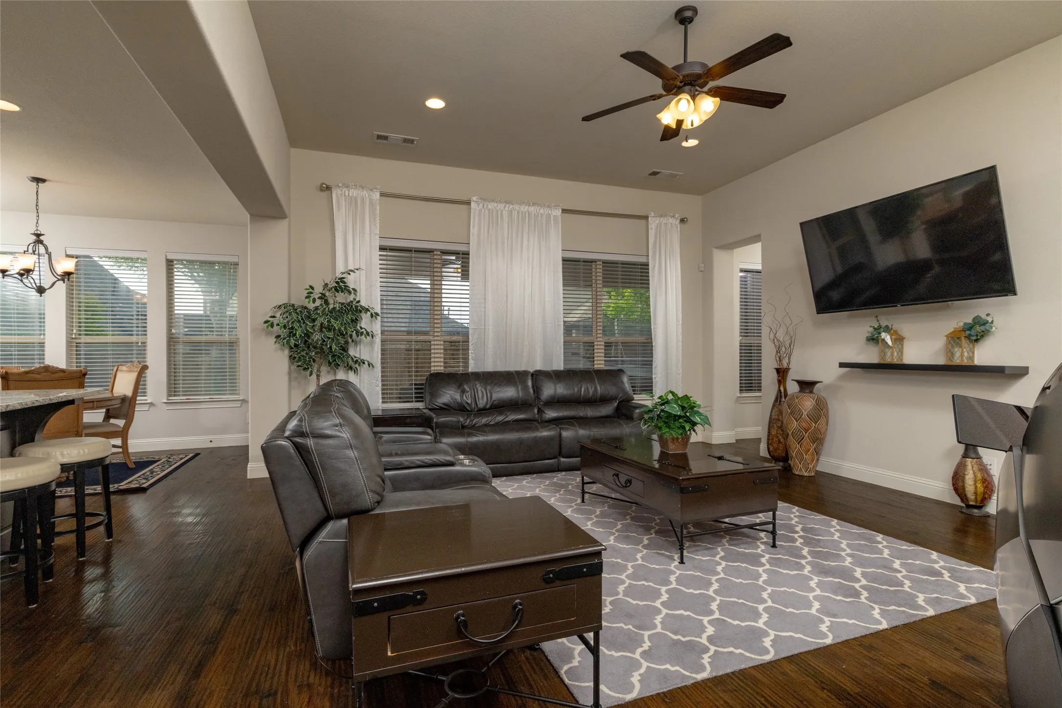 Single Family Residence For Sale in Denton County , 955 Champions Way, Roanoke, Texas 76262, 5 Bedroom, 4 Bathroom, 2 Garage spaces, 4,024 Sqft, built in 2013, mls#21332722, Real Estate Agent in Roanoke, Homes For Sale in Denton county, Homes For Sale in Roanoke, Realtor in Roanoke Texas, Real Estate Brokerage Independent Realty Texas, Luminita Cordes Realtor