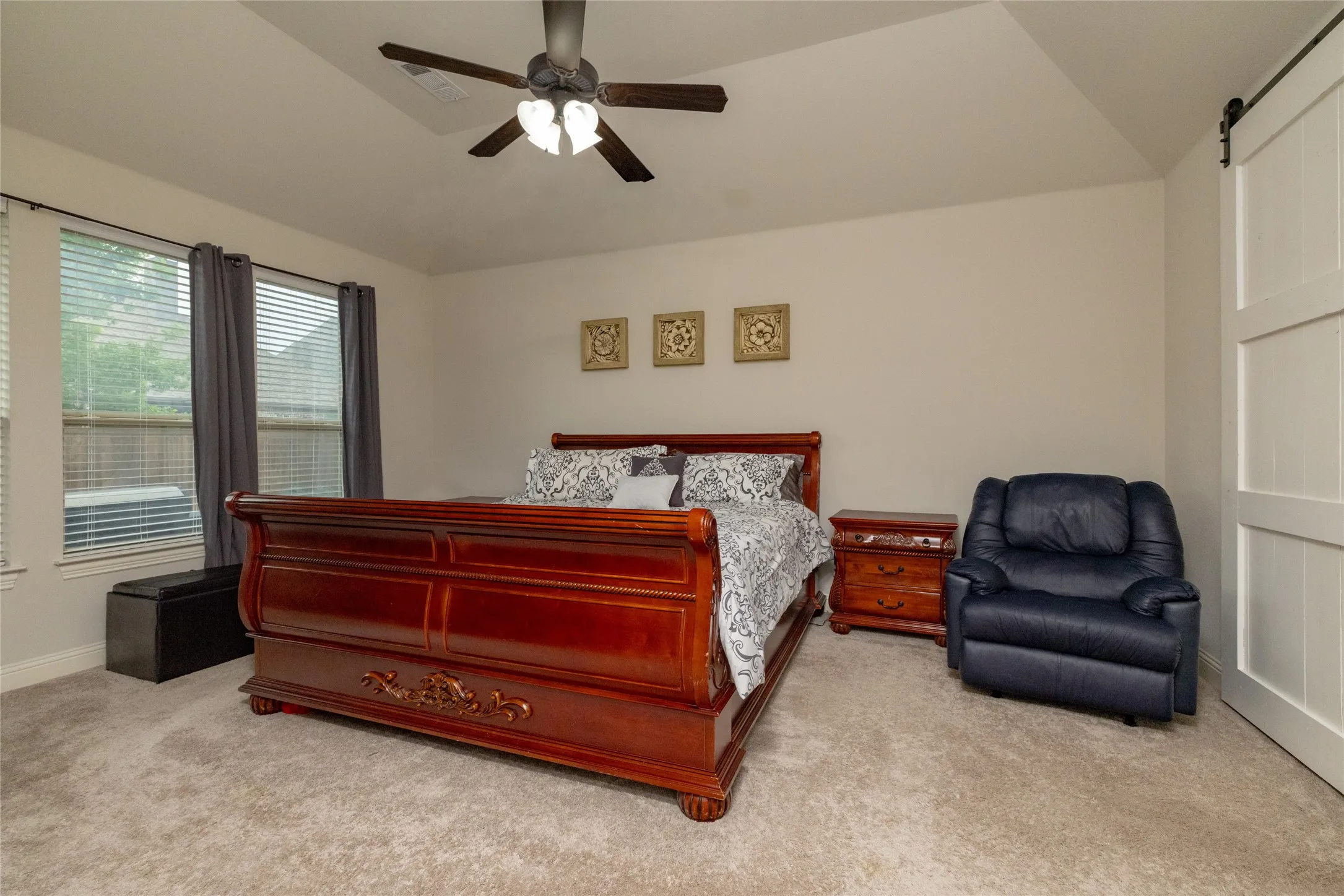 Single Family Residence For Sale in Denton County , 955 Champions Way, Roanoke, Texas 76262, 5 Bedroom, 4 Bathroom, 2 Garage spaces, 4,024 Sqft, built in 2013, mls#21332722, Real Estate Agent in Roanoke, Homes For Sale in Denton county, Homes For Sale in Roanoke, Realtor in Roanoke Texas, Real Estate Brokerage Independent Realty Texas, Luminita Cordes Realtor