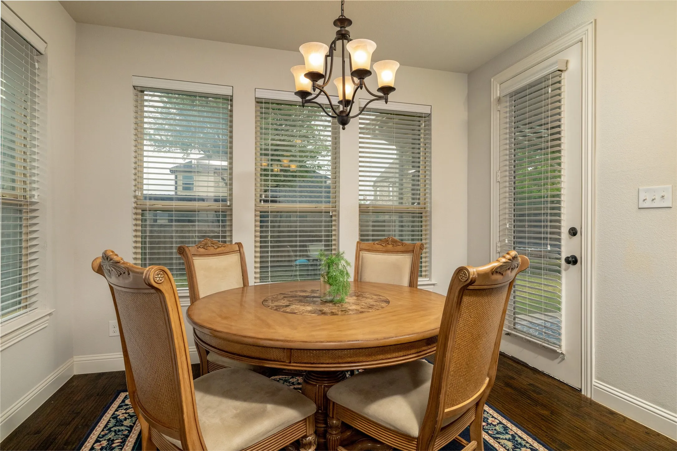 Single Family Residence For Sale in Denton County , 955 Champions Way, Roanoke, Texas 76262, 5 Bedroom, 4 Bathroom, 2 Garage spaces, 4,024 Sqft, built in 2013, mls#21332722, Real Estate Agent in Roanoke, Homes For Sale in Denton county, Homes For Sale in Roanoke, Realtor in Roanoke Texas, Real Estate Brokerage Independent Realty Texas, Luminita Cordes Realtor