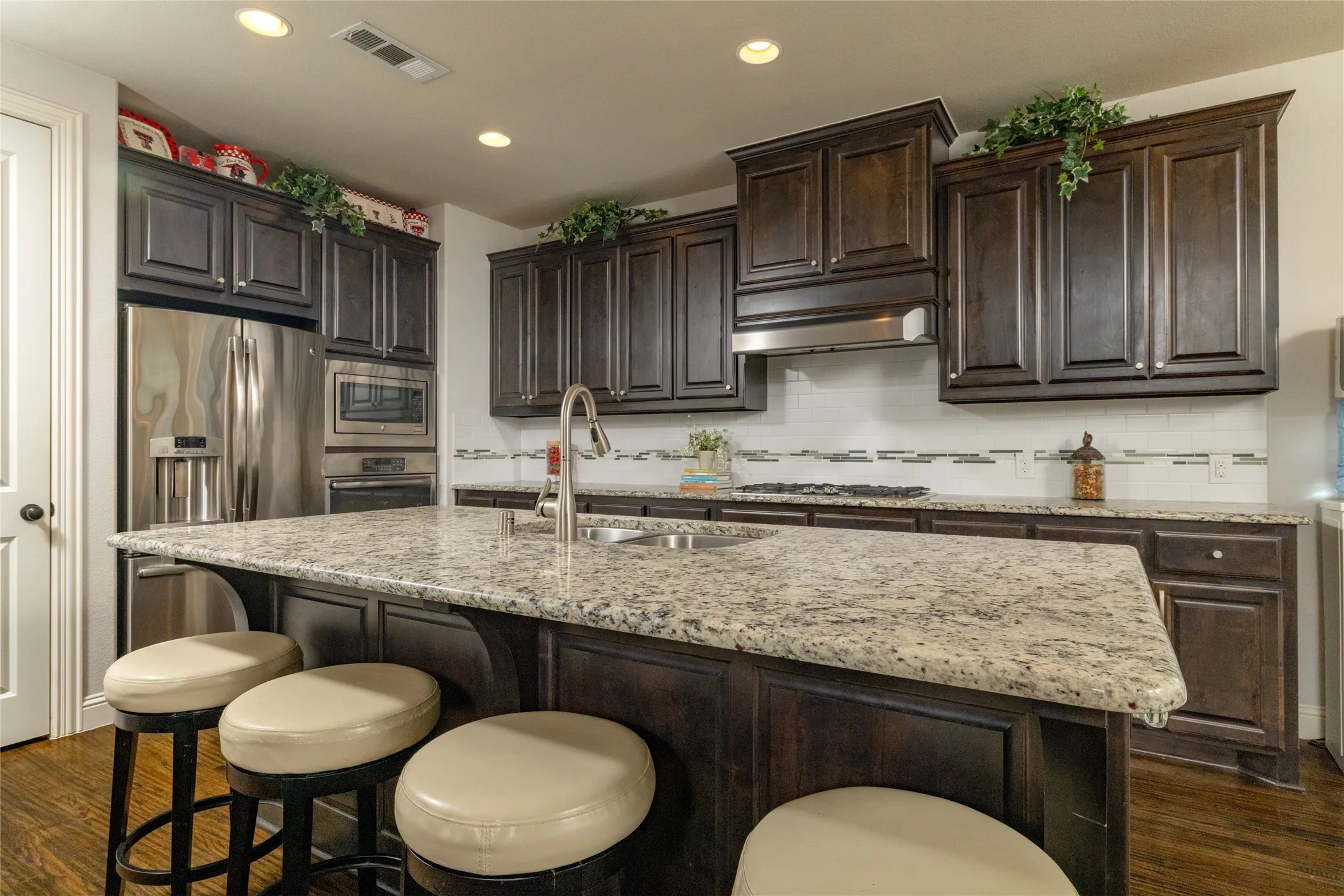 Single Family Residence For Sale in Denton County , 955 Champions Way, Roanoke, Texas 76262, 5 Bedroom, 4 Bathroom, 2 Garage spaces, 4,024 Sqft, built in 2013, mls#21332722, Real Estate Agent in Roanoke, Homes For Sale in Denton county, Homes For Sale in Roanoke, Realtor in Roanoke Texas, Real Estate Brokerage Independent Realty Texas, Luminita Cordes Realtor