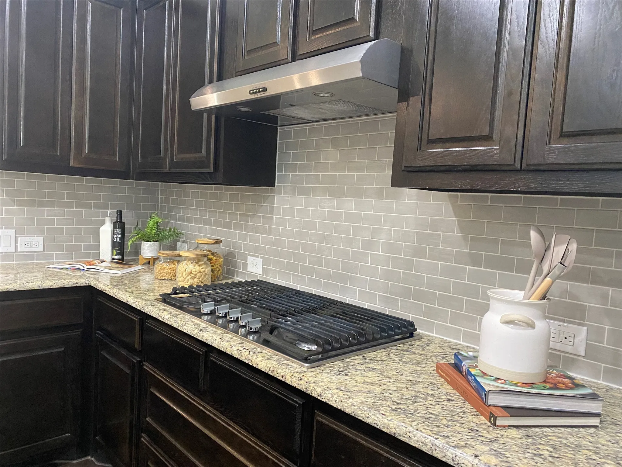 Single Family Residence For Sale in Tarrant County , 9932 Haversham Drive, Fort Worth, Texas 76131, 4 Bedroom, 3 Bathroom, 2 Garage spaces, 2,600 Sqft, built in 2016, mls#21333816, Real Estate Agent in Fort Worth, Homes For Sale in Tarrant county, Homes For Sale in Fort Worth, Realtor in Fort Worth Texas, Real Estate Brokerage Independent Realty Texas, Luminita Cordes Realtor