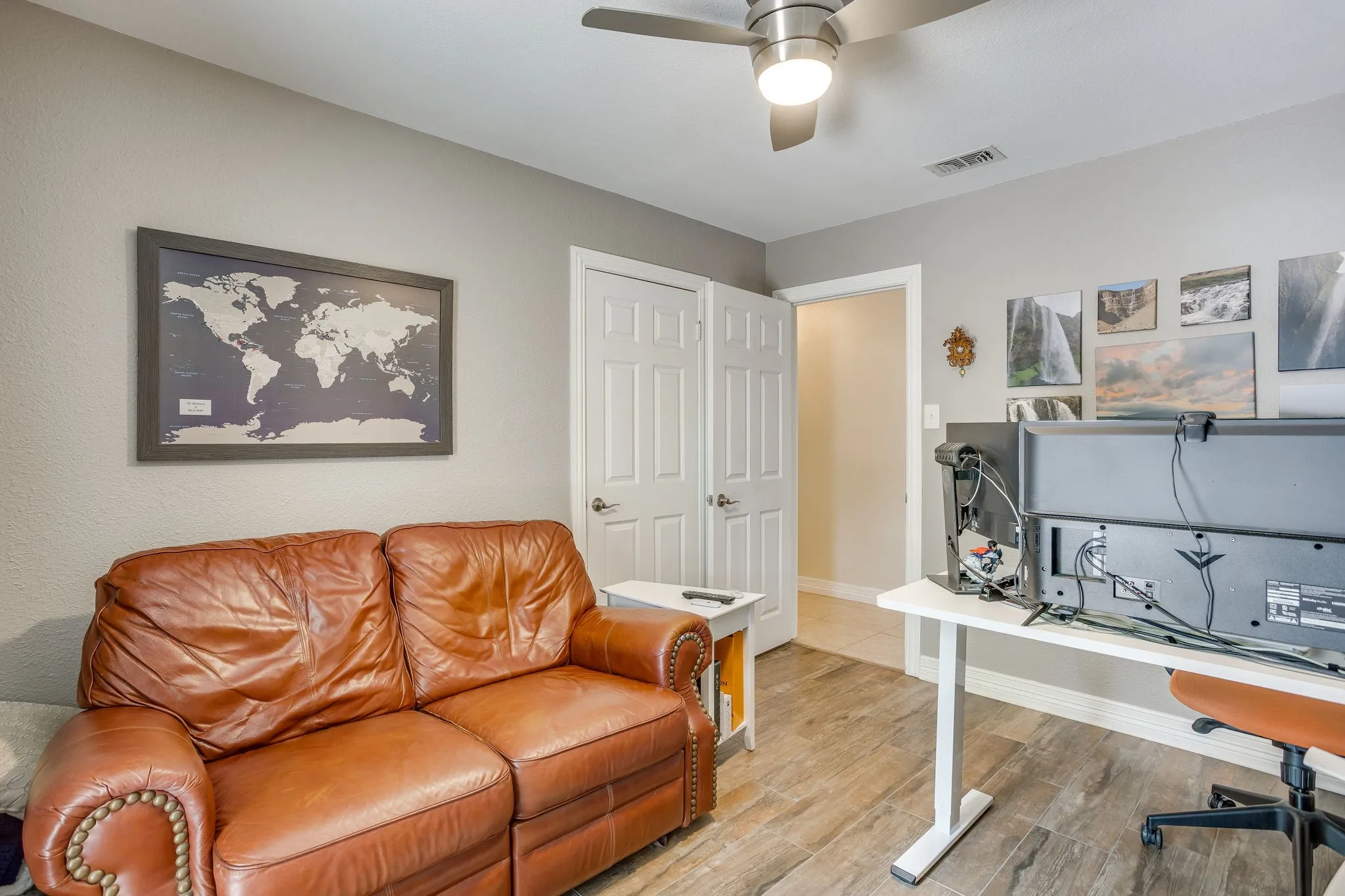 Single Family Residence For Sale in Tarrant County , 4510 Longacres Court, Arlington, Texas 76016, 3 Bedroom, 2 Bathroom, 2 Garage spaces, 1,667 Sqft, built in 1975, mls#21330352, Real Estate Agent in Arlington, Homes For Sale in Tarrant county, Homes For Sale in Arlington, Realtor in Arlington Texas, Real Estate Brokerage Independent Realty Texas, Luminita Cordes Realtor