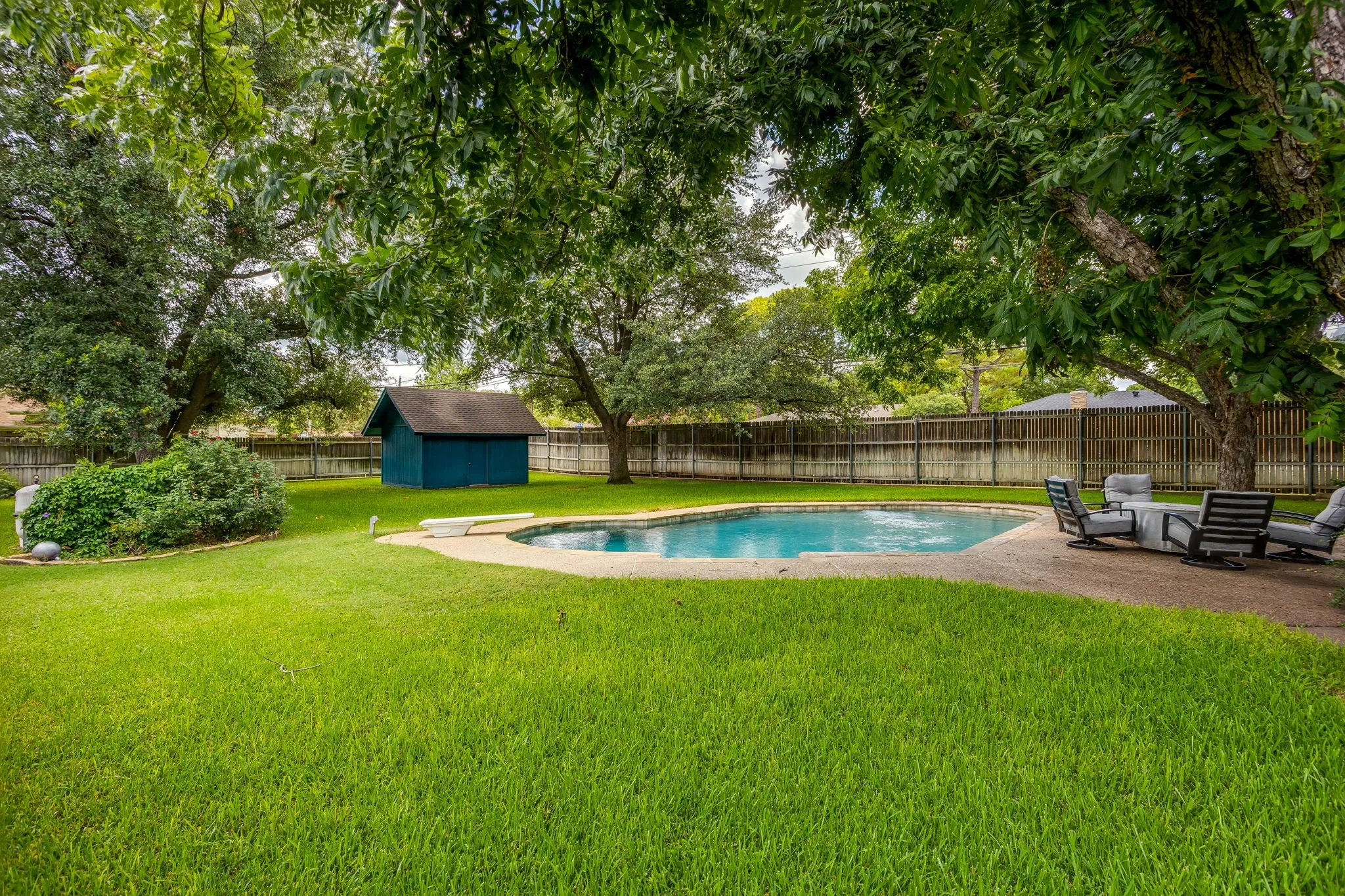 Single Family Residence For Sale in Tarrant County , 4510 Longacres Court, Arlington, Texas 76016, 3 Bedroom, 2 Bathroom, 2 Garage spaces, 1,667 Sqft, built in 1975, mls#21330352, Real Estate Agent in Arlington, Homes For Sale in Tarrant county, Homes For Sale in Arlington, Realtor in Arlington Texas, Real Estate Brokerage Independent Realty Texas, Luminita Cordes Realtor