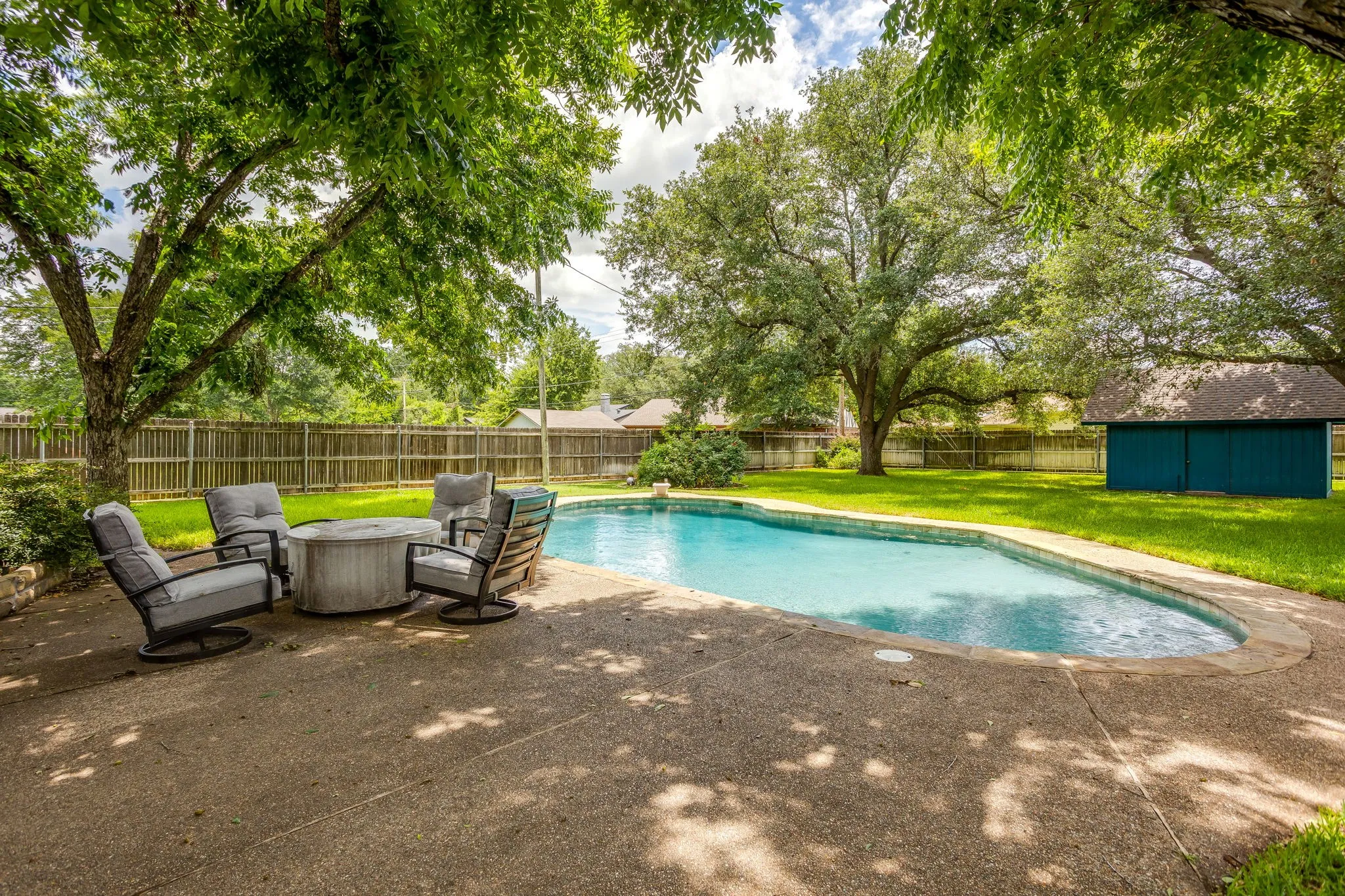 Single Family Residence For Sale in Tarrant County , 4510 Longacres Court, Arlington, Texas 76016, 3 Bedroom, 2 Bathroom, 2 Garage spaces, 1,667 Sqft, built in 1975, mls#21330352, Real Estate Agent in Arlington, Homes For Sale in Tarrant county, Homes For Sale in Arlington, Realtor in Arlington Texas, Real Estate Brokerage Independent Realty Texas, Luminita Cordes Realtor