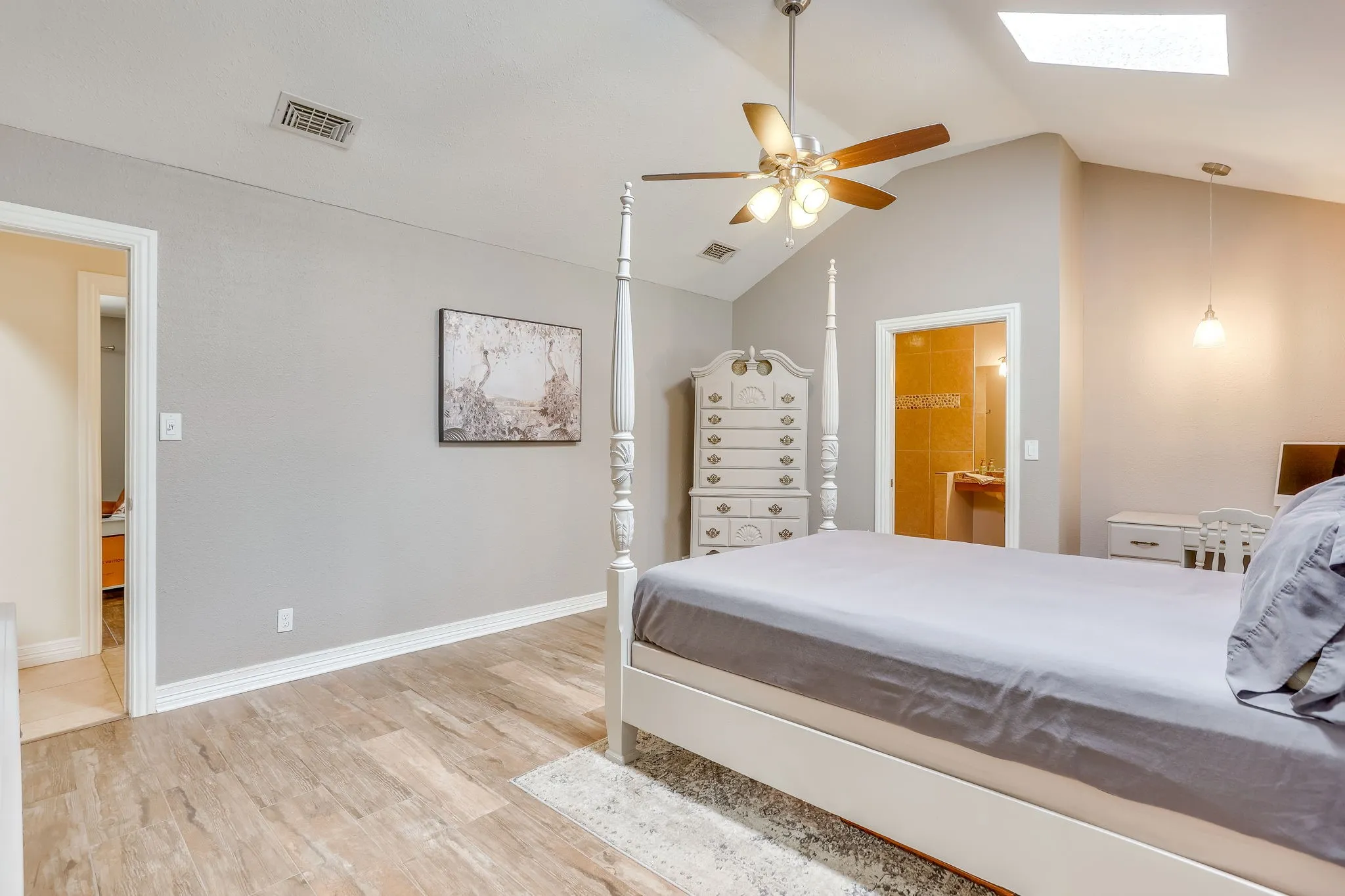 Single Family Residence For Sale in Tarrant County , 4510 Longacres Court, Arlington, Texas 76016, 3 Bedroom, 2 Bathroom, 2 Garage spaces, 1,667 Sqft, built in 1975, mls#21330352, Real Estate Agent in Arlington, Homes For Sale in Tarrant county, Homes For Sale in Arlington, Realtor in Arlington Texas, Real Estate Brokerage Independent Realty Texas, Luminita Cordes Realtor