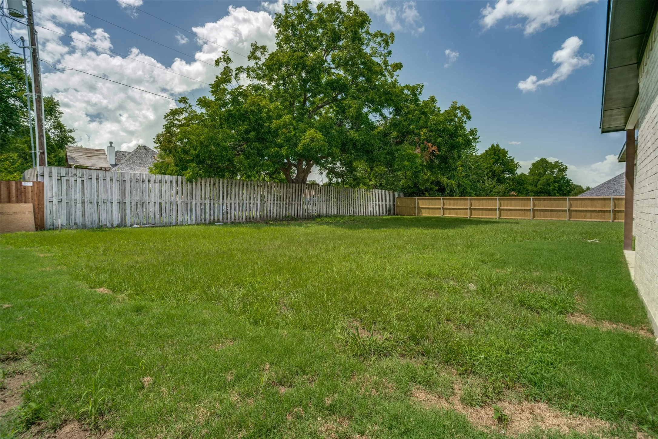 Single Family Residence For Sale in Fannin County , 2013 Bois D Arc Drive, Bonham, Texas 75418, 4 Bedroom, 3 Bathroom, 2 Garage spaces, 2,225 Sqft, built in 2026, mls#21332752, Real Estate Agent in Bonham, Homes For Sale in Fannin county, Homes For Sale in Bonham, Realtor in Bonham Texas, Real Estate Brokerage Independent Realty Texas, Luminita Cordes Realtor