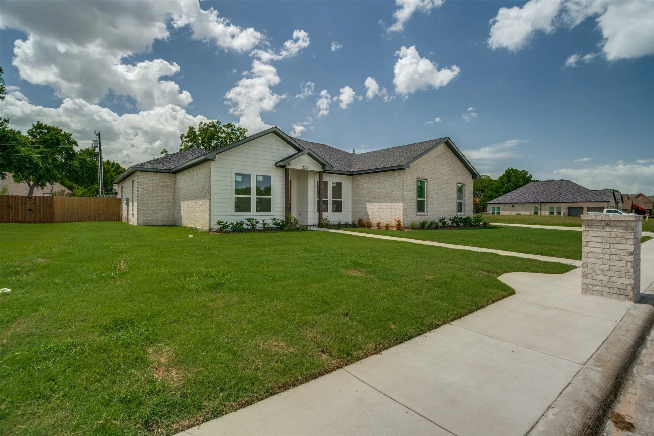 Single Family Residence For Sale in Fannin County , 2013 Bois D Arc Drive, Bonham, Texas 75418, 4 Bedroom, 3 Bathroom, 2 Garage spaces, 2,225 Sqft, built in 2026, mls#21332752, Real Estate Agent in Bonham, Homes For Sale in Fannin county, Homes For Sale in Bonham, Realtor in Bonham Texas, Real Estate Brokerage Independent Realty Texas, Luminita Cordes Realtor