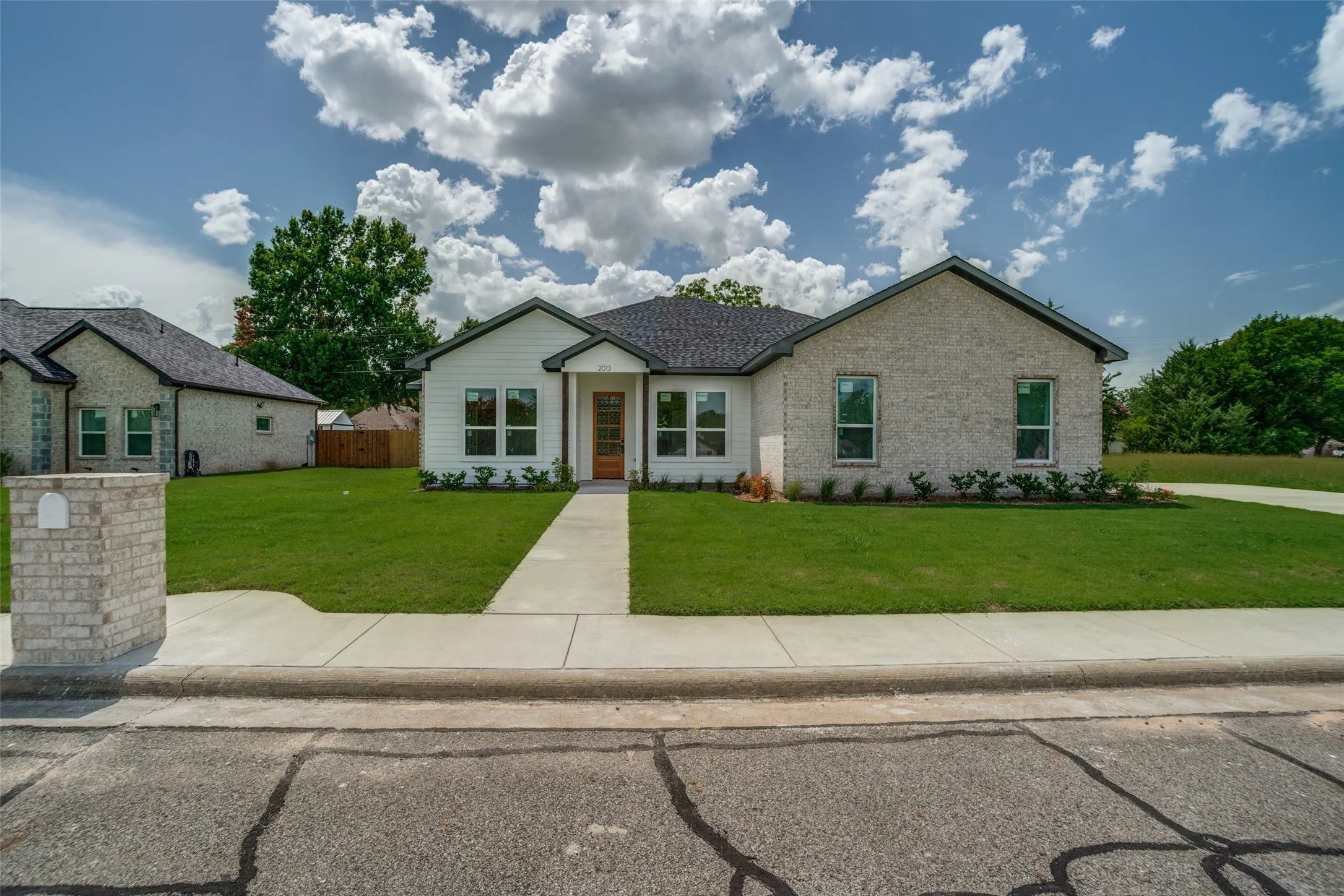 Single Family Residence For Sale in Fannin County , 2013 Bois D Arc Drive, Bonham, Texas 75418, 4 Bedroom, 3 Bathroom, 2 Garage spaces, 2,225 Sqft, built in 2026, mls#21332752, Real Estate Agent in Bonham, Homes For Sale in Fannin county, Homes For Sale in Bonham, Realtor in Bonham Texas, Real Estate Brokerage Independent Realty Texas, Luminita Cordes Realtor