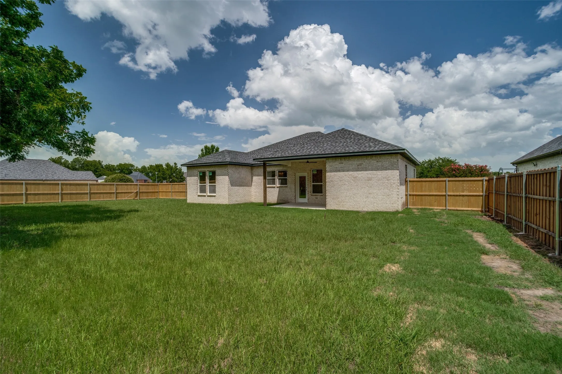 Single Family Residence For Sale in Fannin County , 2013 Bois D Arc Drive, Bonham, Texas 75418, 4 Bedroom, 3 Bathroom, 2 Garage spaces, 2,225 Sqft, built in 2026, mls#21332752, Real Estate Agent in Bonham, Homes For Sale in Fannin county, Homes For Sale in Bonham, Realtor in Bonham Texas, Real Estate Brokerage Independent Realty Texas, Luminita Cordes Realtor