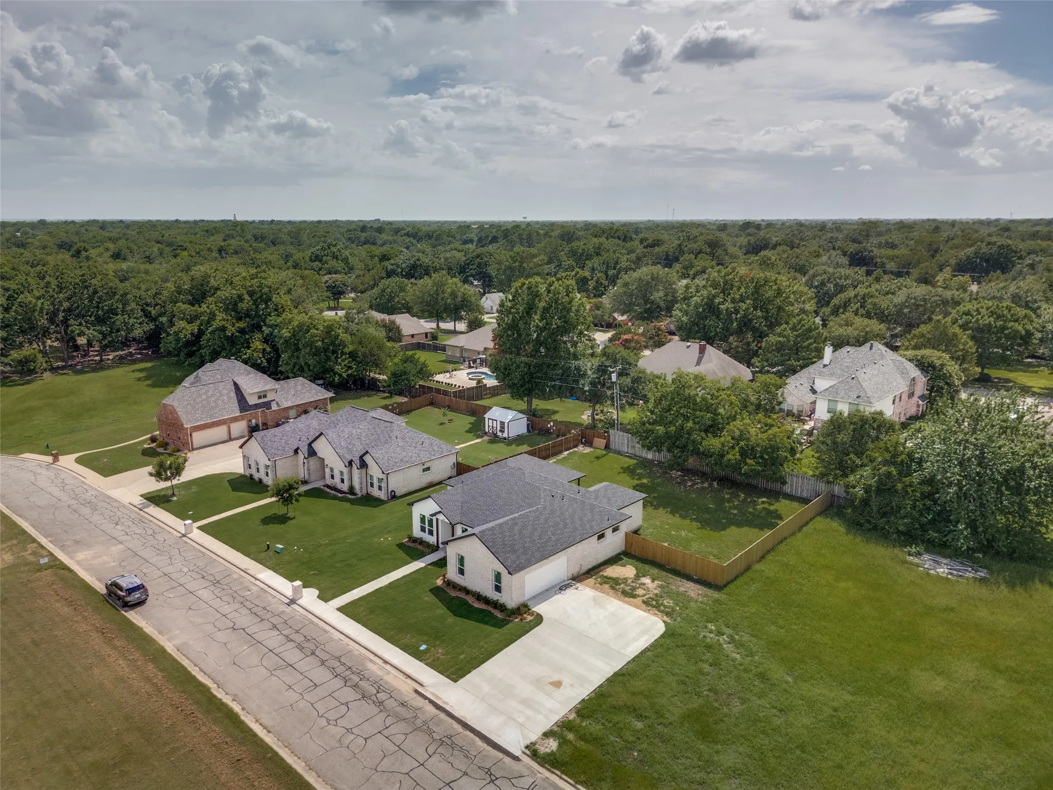 Single Family Residence For Sale in Fannin County , 2013 Bois D Arc Drive, Bonham, Texas 75418, 4 Bedroom, 3 Bathroom, 2 Garage spaces, 2,225 Sqft, built in 2026, mls#21332752, Real Estate Agent in Bonham, Homes For Sale in Fannin county, Homes For Sale in Bonham, Realtor in Bonham Texas, Real Estate Brokerage Independent Realty Texas, Luminita Cordes Realtor