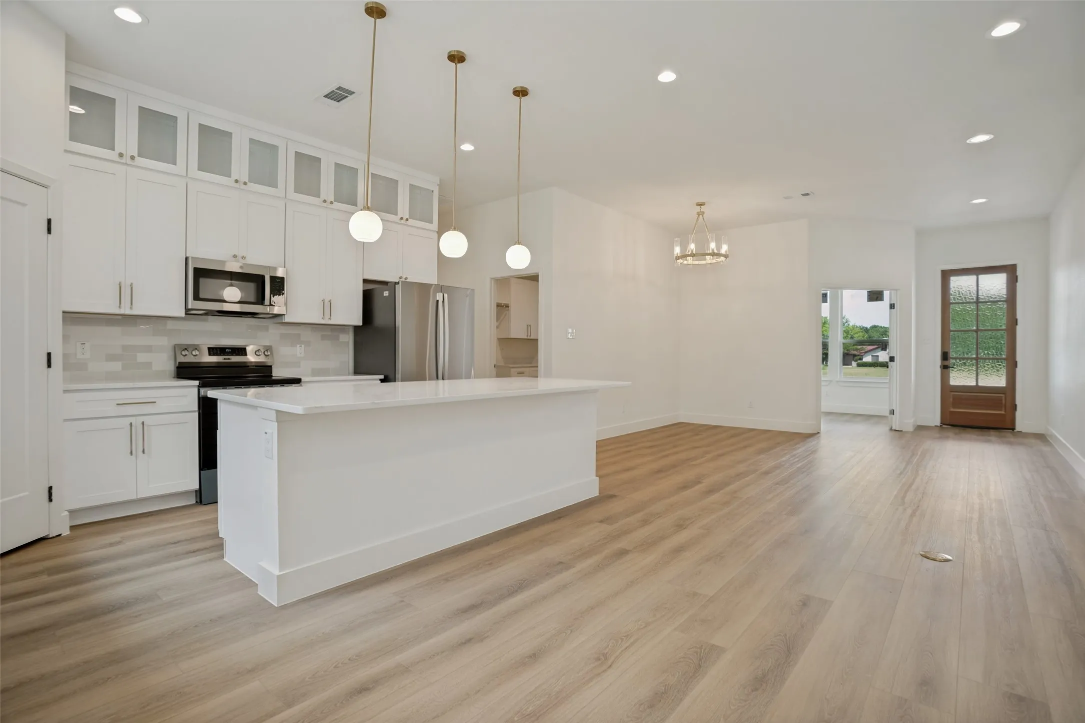 Single Family Residence For Sale in Fannin County , 2013 Bois D Arc Drive, Bonham, Texas 75418, 4 Bedroom, 3 Bathroom, 2 Garage spaces, 2,225 Sqft, built in 2026, mls#21332752, Real Estate Agent in Bonham, Homes For Sale in Fannin county, Homes For Sale in Bonham, Realtor in Bonham Texas, Real Estate Brokerage Independent Realty Texas, Luminita Cordes Realtor