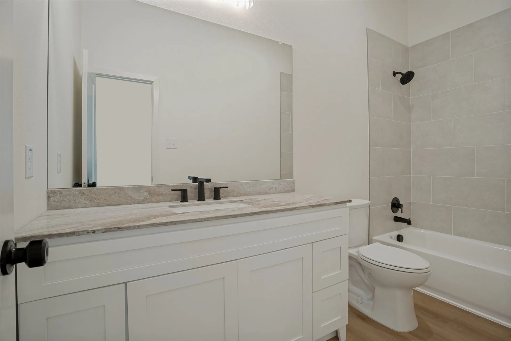 Single Family Residence For Sale in Fannin County , 2013 Bois D Arc Drive, Bonham, Texas 75418, 4 Bedroom, 3 Bathroom, 2 Garage spaces, 2,225 Sqft, built in 2026, mls#21332752, Real Estate Agent in Bonham, Homes For Sale in Fannin county, Homes For Sale in Bonham, Realtor in Bonham Texas, Real Estate Brokerage Independent Realty Texas, Luminita Cordes Realtor