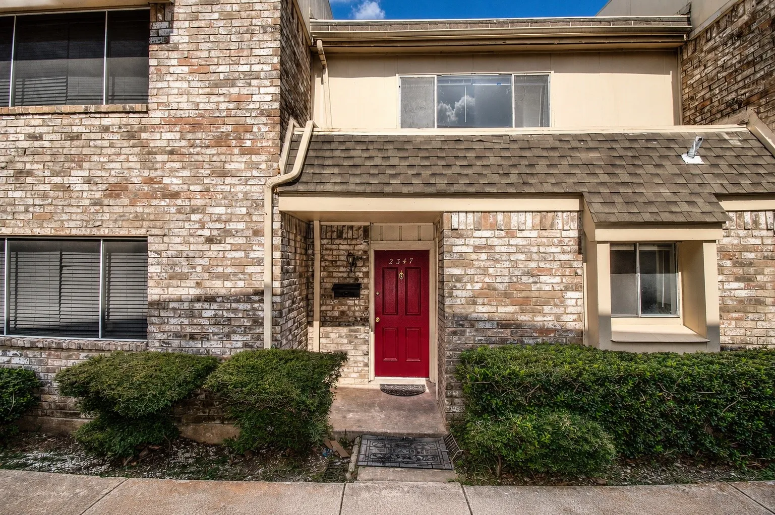 Townhouse For Sale in Dallas County , 2347 Trellis Place, Richardson, Texas 75081, 2 Bedroom, 2 Bathroom, Garage spaces, 1,096 Sqft, built in 1973, mls#21334001, Real Estate Agent in Richardson, Homes For Sale in Dallas county, Homes For Sale in Richardson, Realtor in Richardson Texas, Real Estate Brokerage Independent Realty Texas, Luminita Cordes Realtor