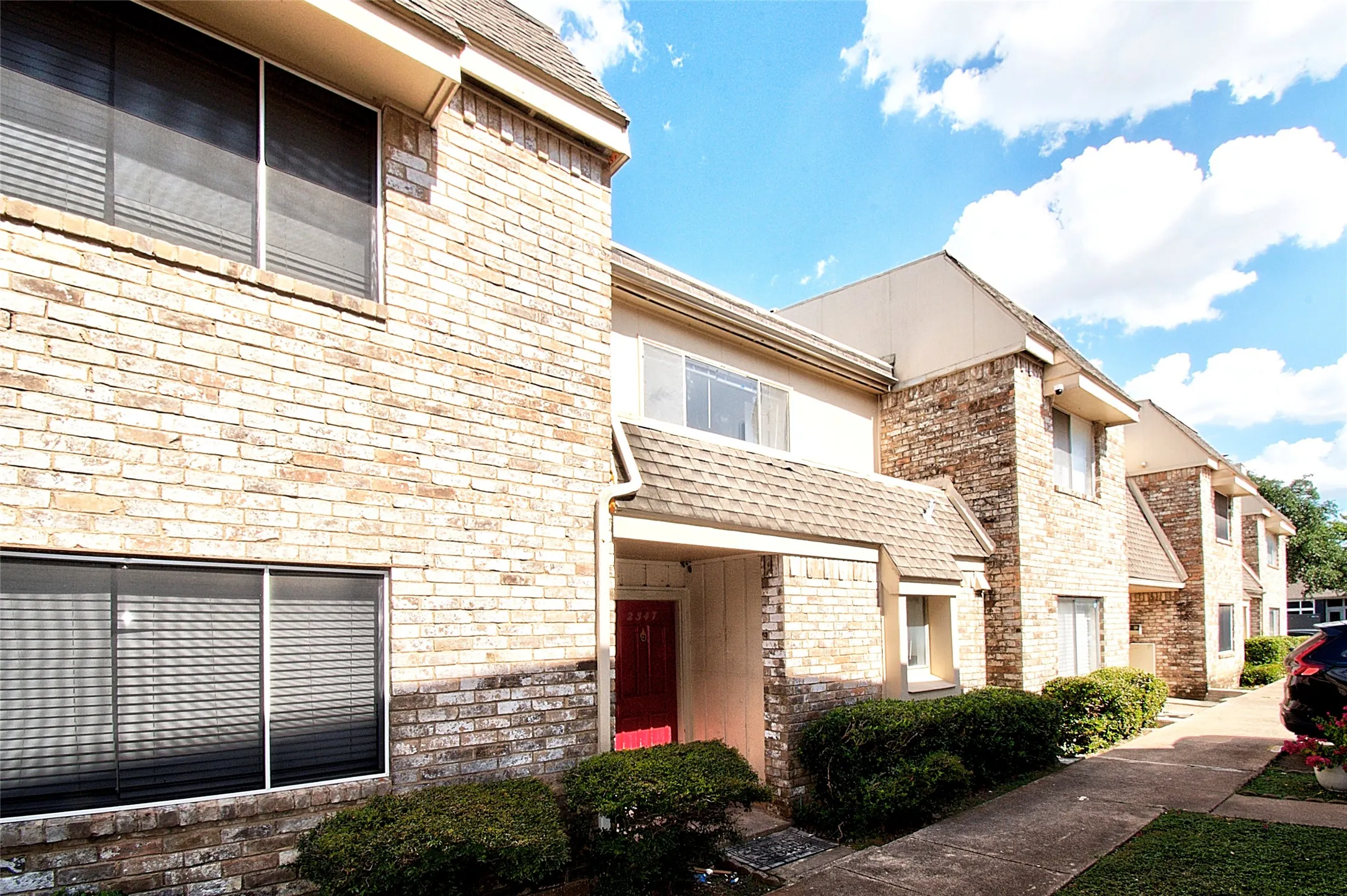 Townhouse For Sale in Dallas County , 2347 Trellis Place, Richardson, Texas 75081, 2 Bedroom, 2 Bathroom, Garage spaces, 1,096 Sqft, built in 1973, mls#21334001, Real Estate Agent in Richardson, Homes For Sale in Dallas county, Homes For Sale in Richardson, Realtor in Richardson Texas, Real Estate Brokerage Independent Realty Texas, Luminita Cordes Realtor