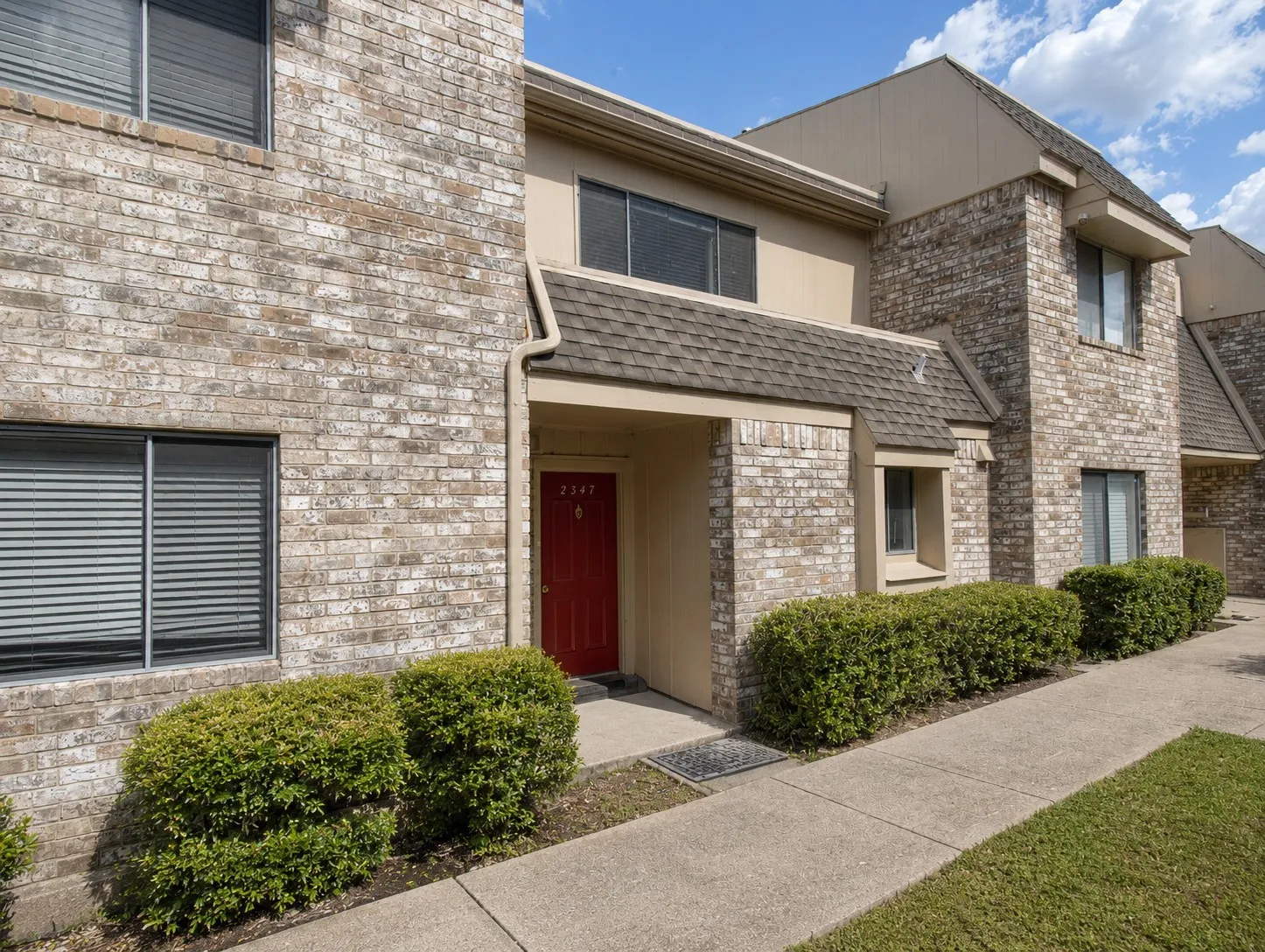 Townhouse For Sale in Dallas County , 2347 Trellis Place, Richardson, Texas 75081, 2 Bedroom, 2 Bathroom, Garage spaces, 1,096 Sqft, built in 1973, mls#21334001, Real Estate Agent in Richardson, Homes For Sale in Dallas county, Homes For Sale in Richardson, Realtor in Richardson Texas, Real Estate Brokerage Independent Realty Texas, Luminita Cordes Realtor