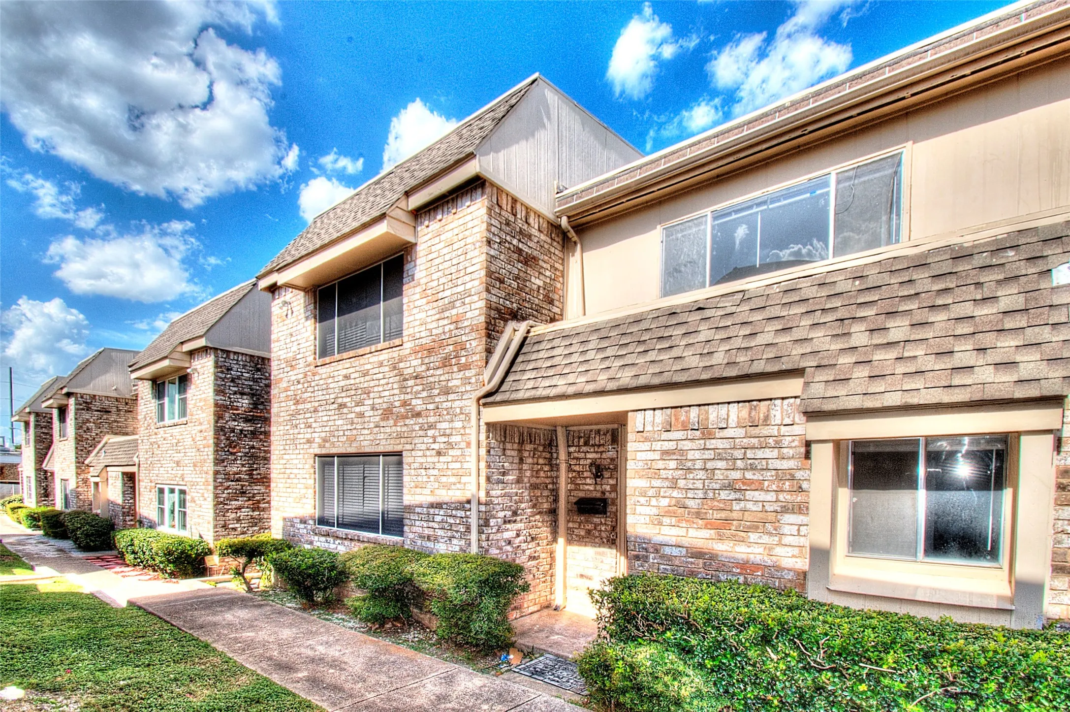 Townhouse For Sale in Dallas County , 2347 Trellis Place, Richardson, Texas 75081, 2 Bedroom, 2 Bathroom, Garage spaces, 1,096 Sqft, built in 1973, mls#21334001, Real Estate Agent in Richardson, Homes For Sale in Dallas county, Homes For Sale in Richardson, Realtor in Richardson Texas, Real Estate Brokerage Independent Realty Texas, Luminita Cordes Realtor
