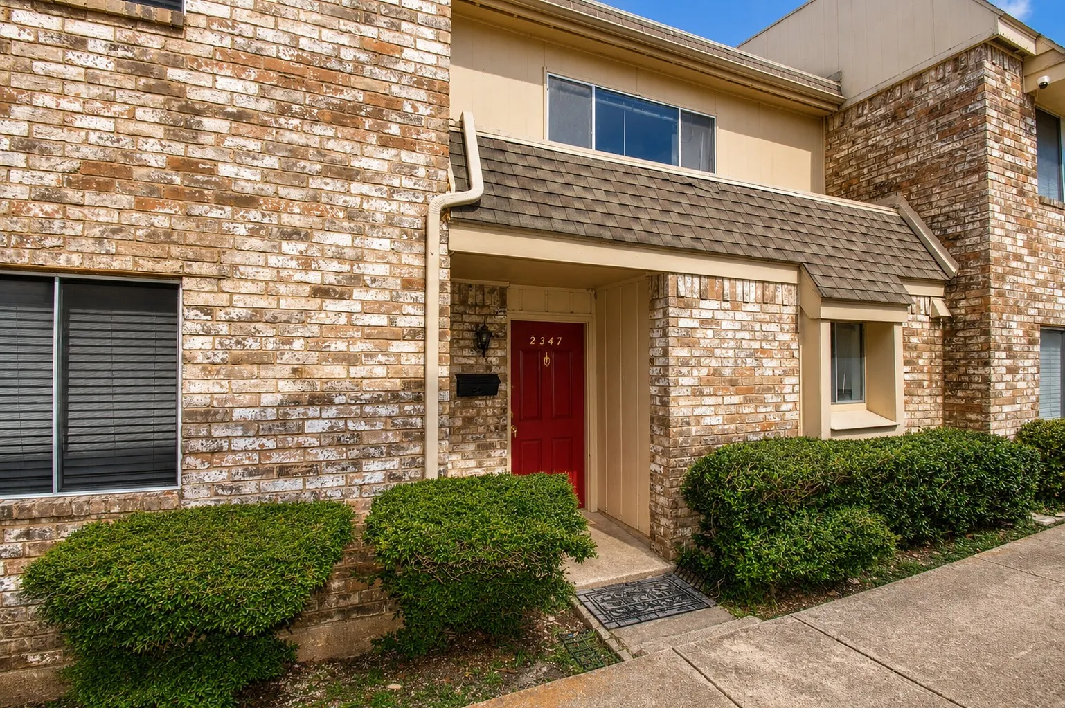 Townhouse For Sale in Dallas County , 2347 Trellis Place, Richardson, Texas 75081, 2 Bedroom, 2 Bathroom, Garage spaces, 1,096 Sqft, built in 1973, mls#21334001, Real Estate Agent in Richardson, Homes For Sale in Dallas county, Homes For Sale in Richardson, Realtor in Richardson Texas, Real Estate Brokerage Independent Realty Texas, Luminita Cordes Realtor