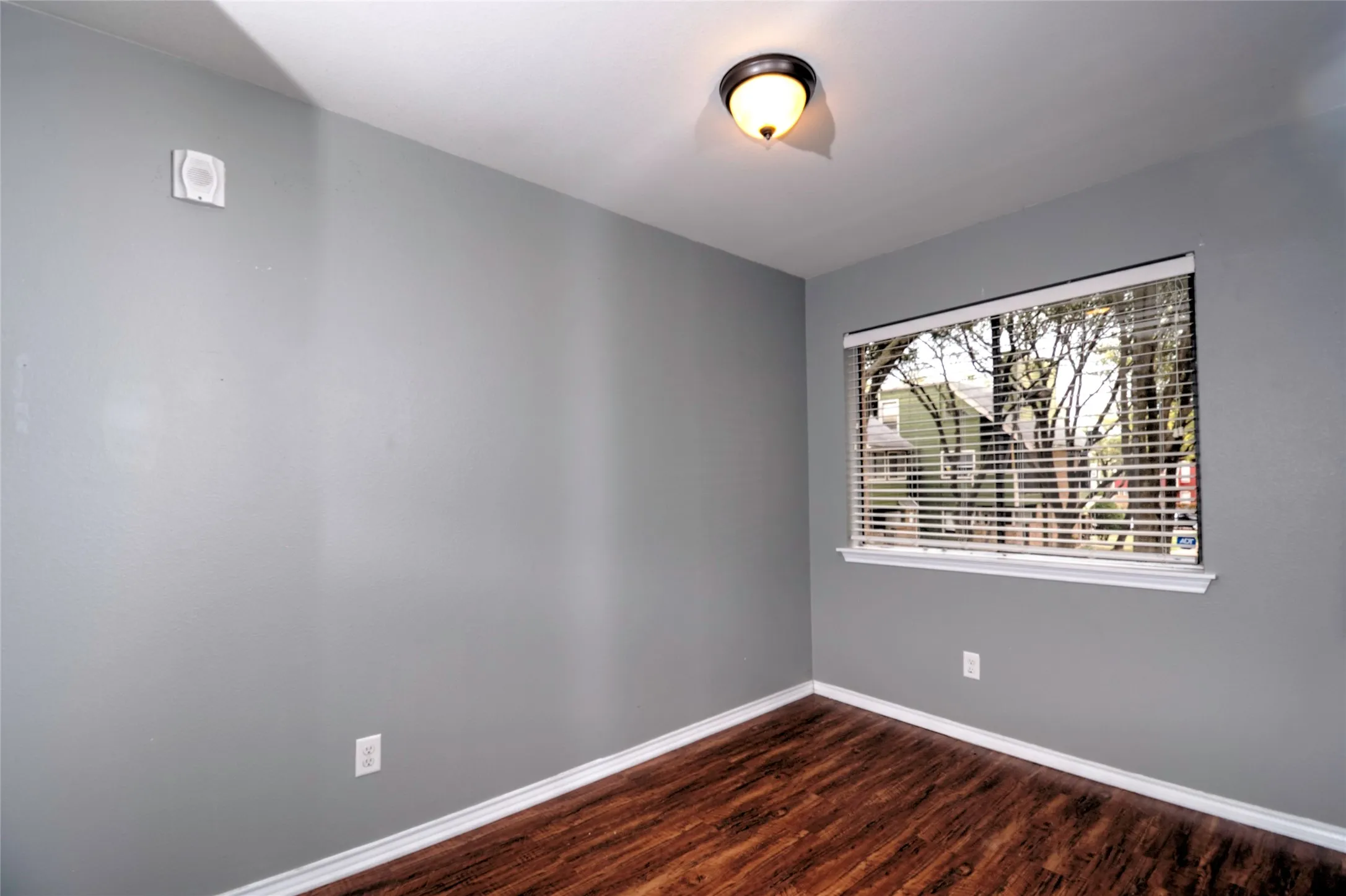 Condominium For Rent in Dallas County , 9831 Walnut Street 209, Dallas, Texas 75243, 2 Bedroom, 2 Bathroom, Garage spaces, 1,031 Sqft, built in 1983, mls#21334010, Real Estate Agent in Dallas, Homes For Rent in Dallas county, Homes For Rent in Dallas, Realtor in Dallas Texas, Real Estate Brokerage Independent Realty Texas, Luminita Cordes Realtor